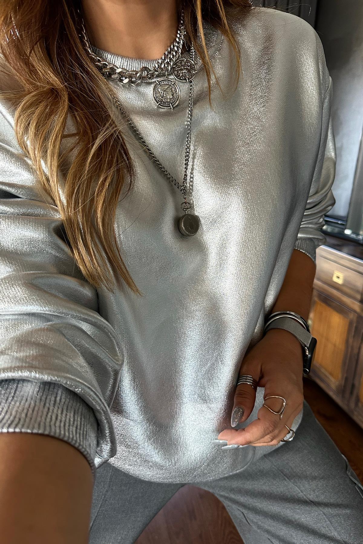 Gümüş Varaklı Basic Sweatshirt Gümüş