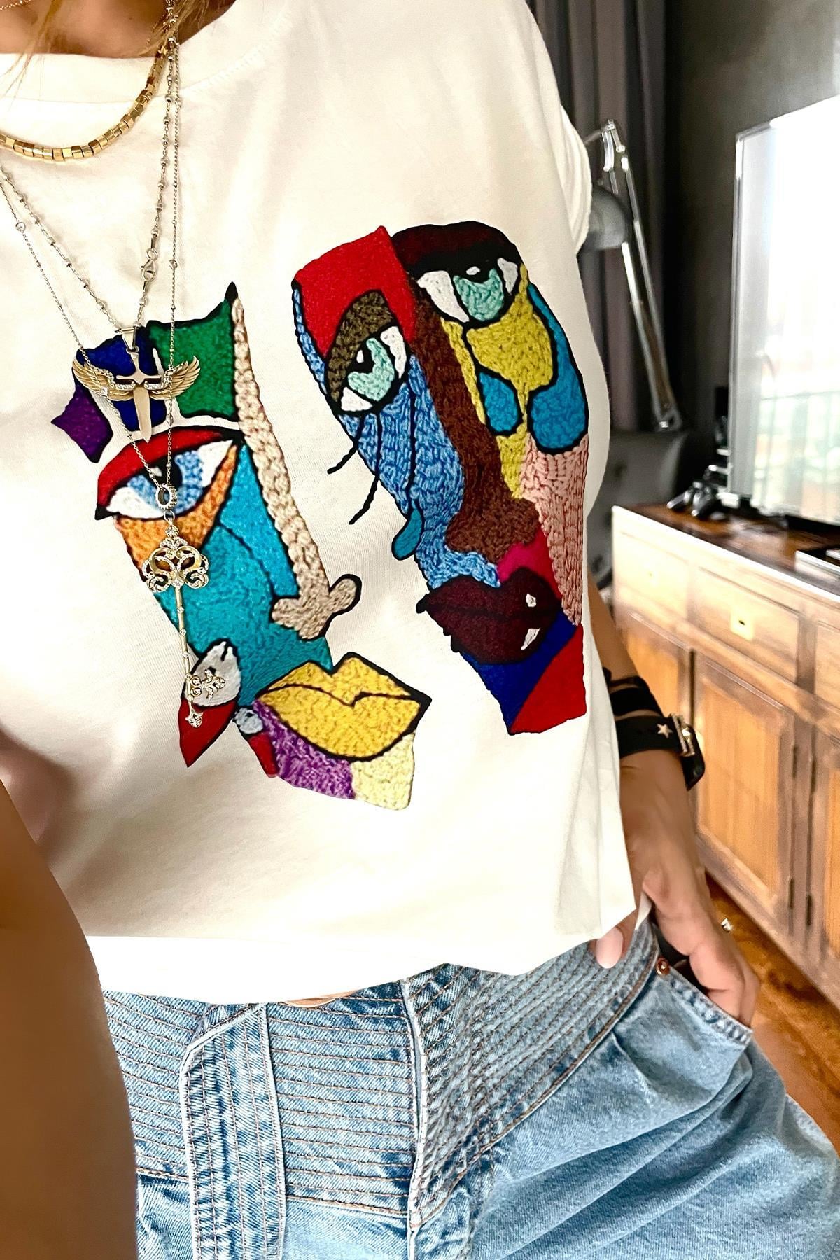 İki Yüz Baskılı Tshirt Ekru
