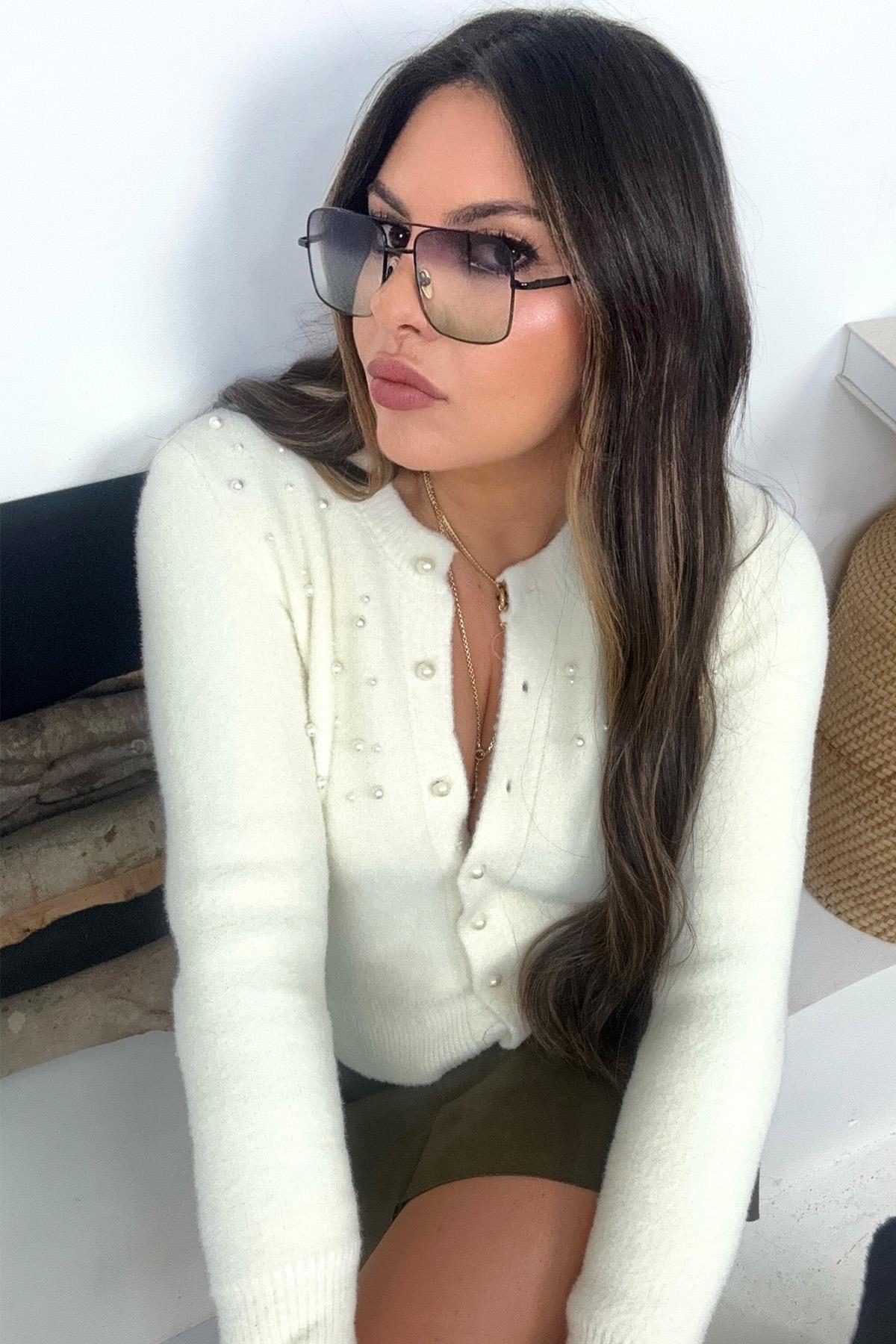 İncili Sakallı Örme Hırka Taş