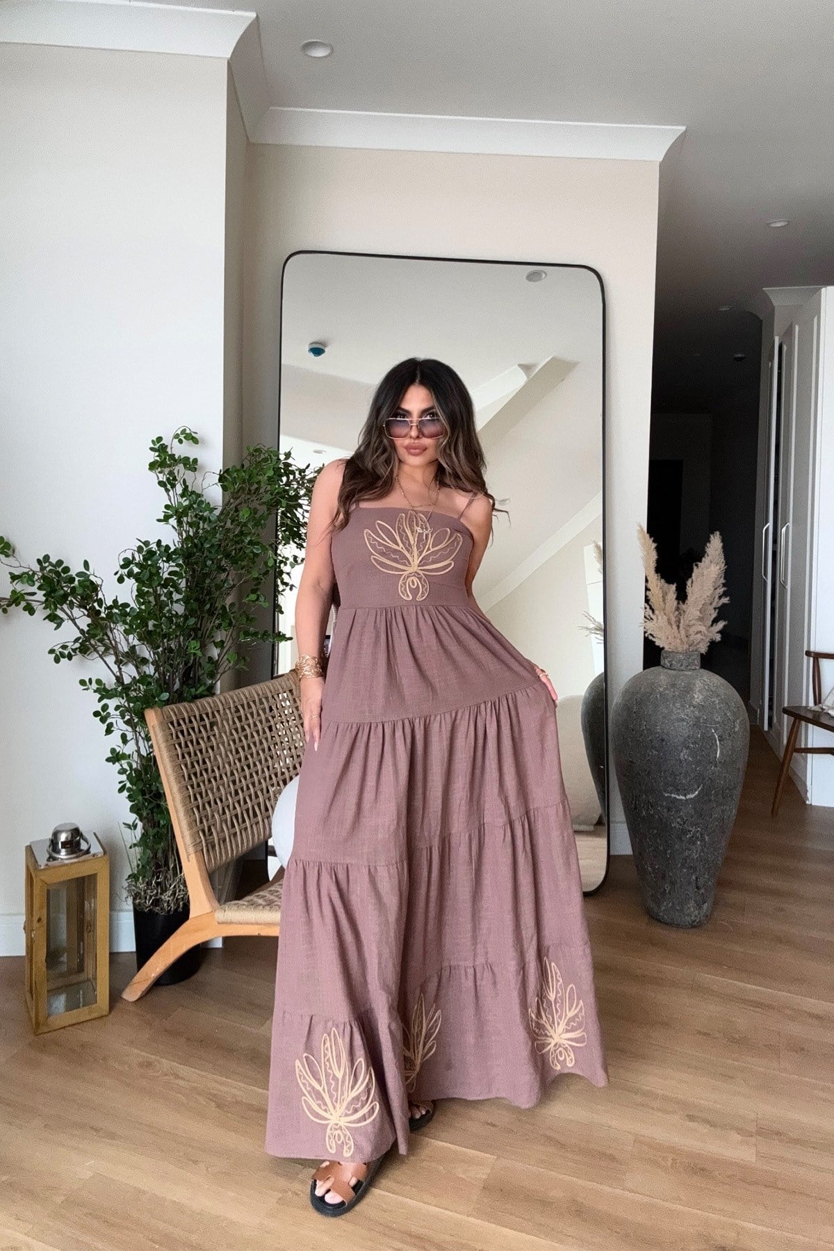 İşleme Detay Pamuk Askılı Elbise Kahve