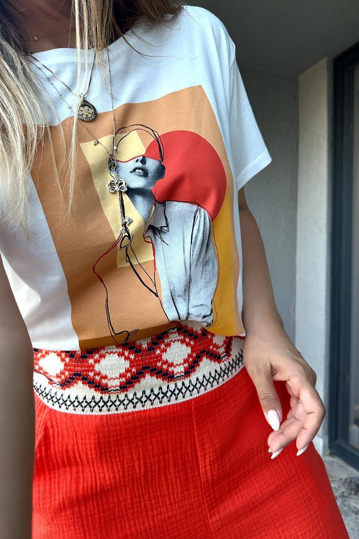 Kadın Silüetli Tshirt Ekru