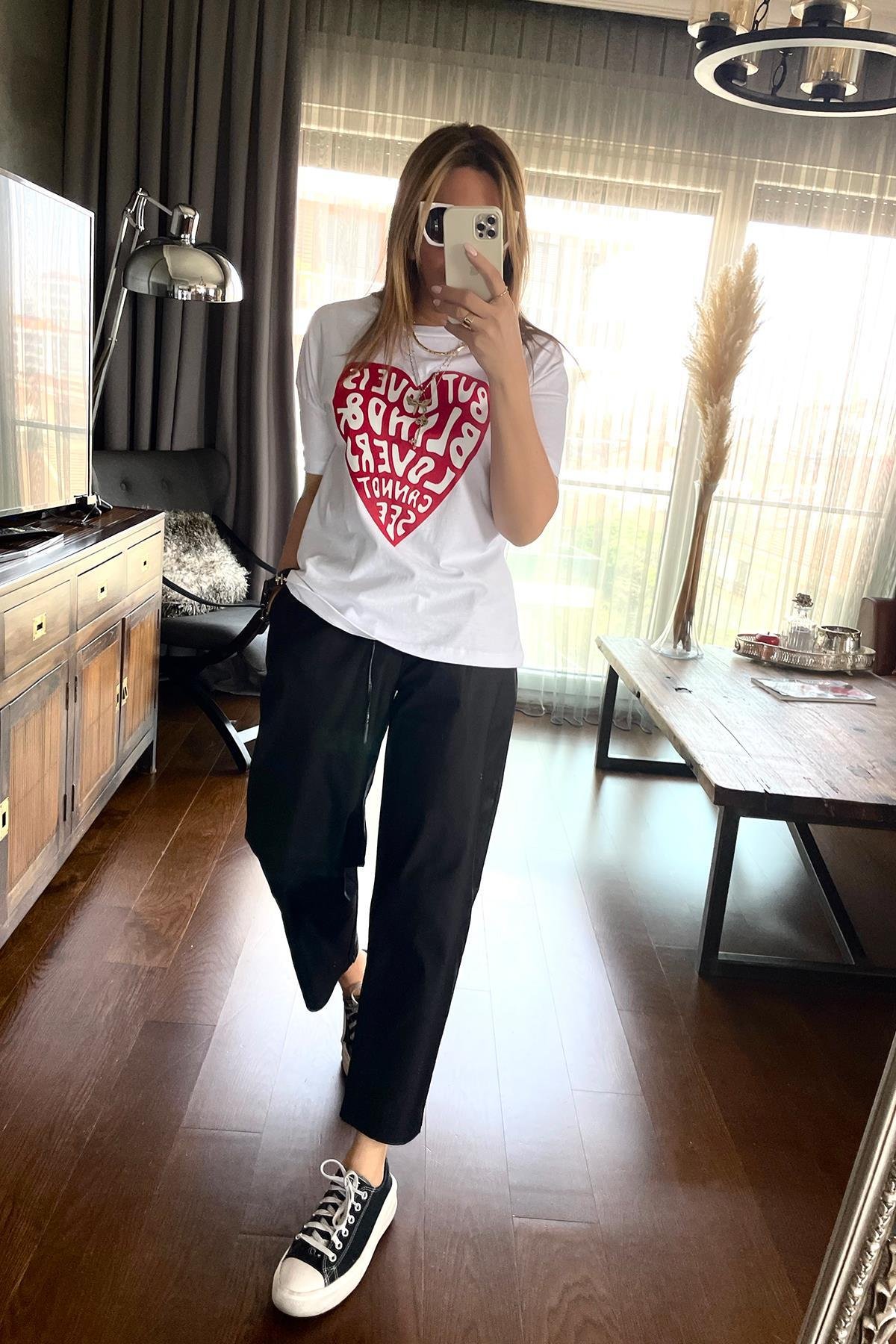 Kalp Baskılı Tshirt Beyaz