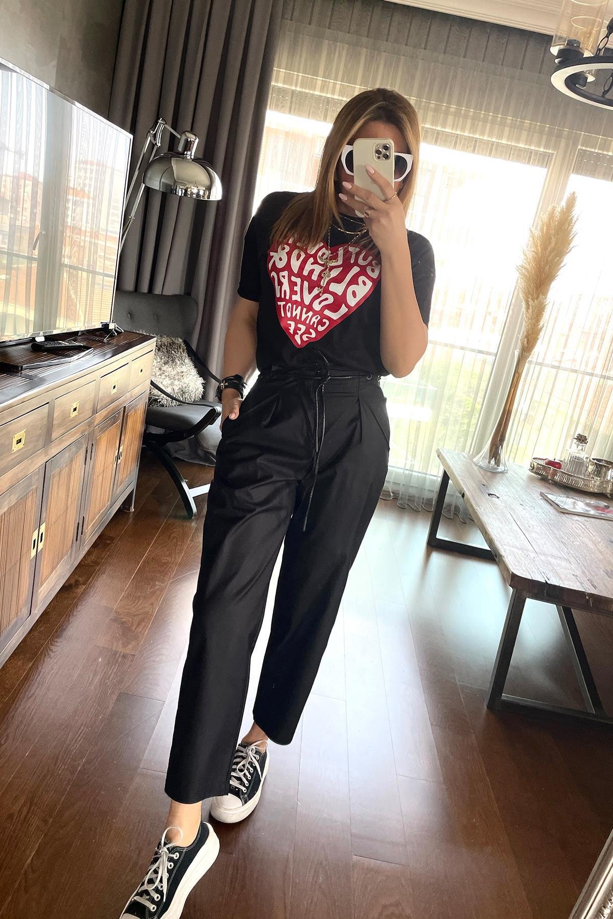 Kalp Baskılı Tshirt Siyah