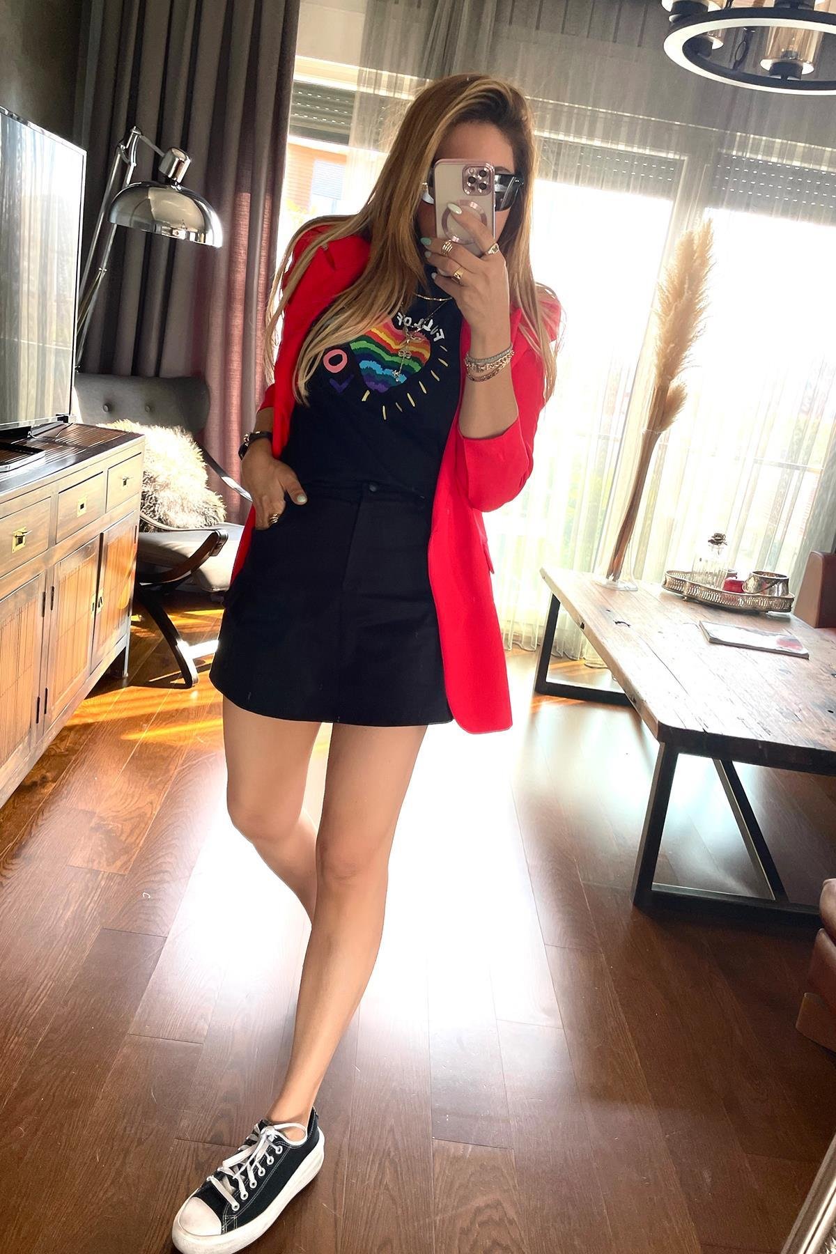 Kalpli Gökkuşağı Tshirt Siyah