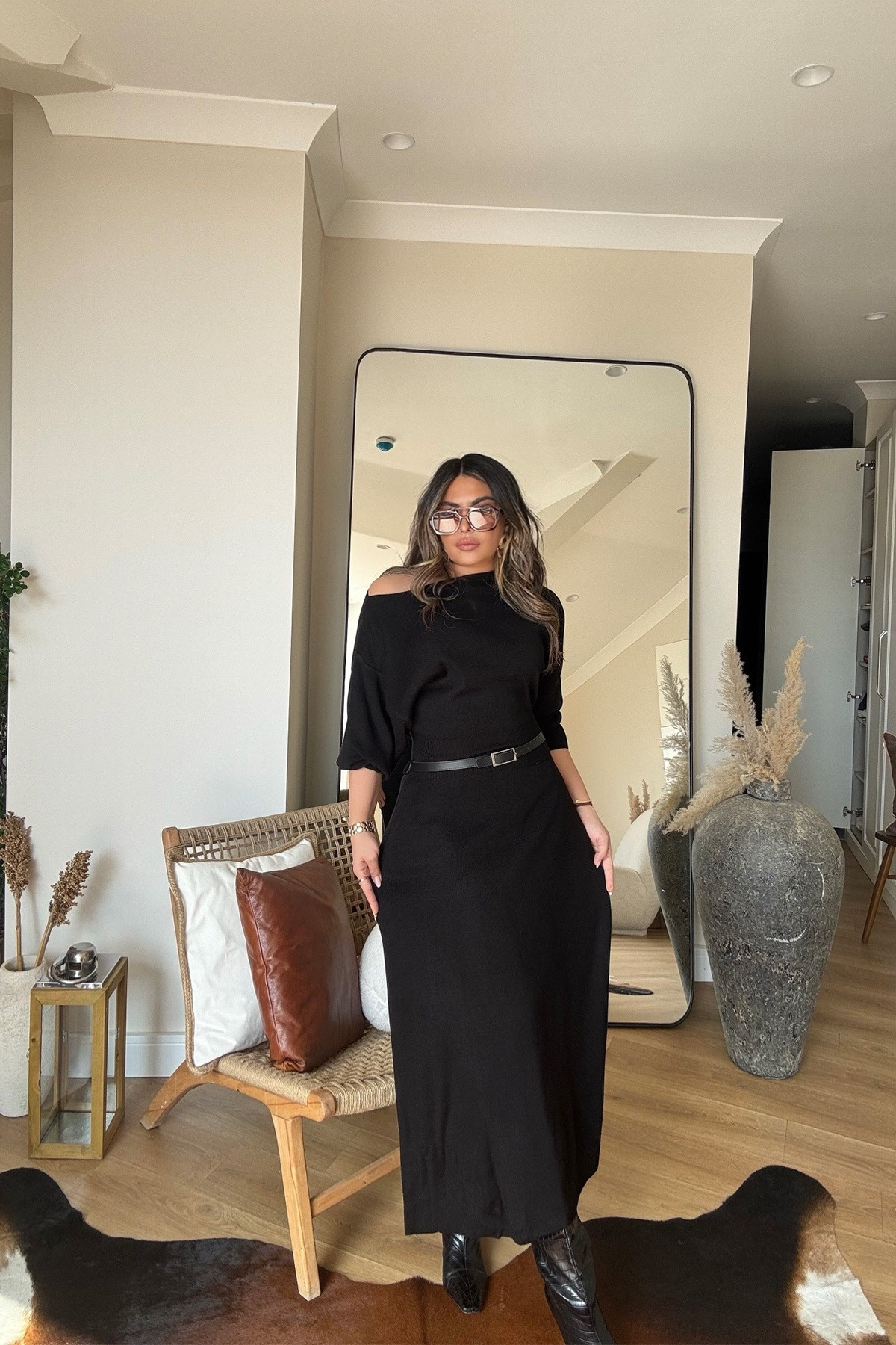 Kayık Yaka Bel Oturtmalı Triko Elbise Siyah