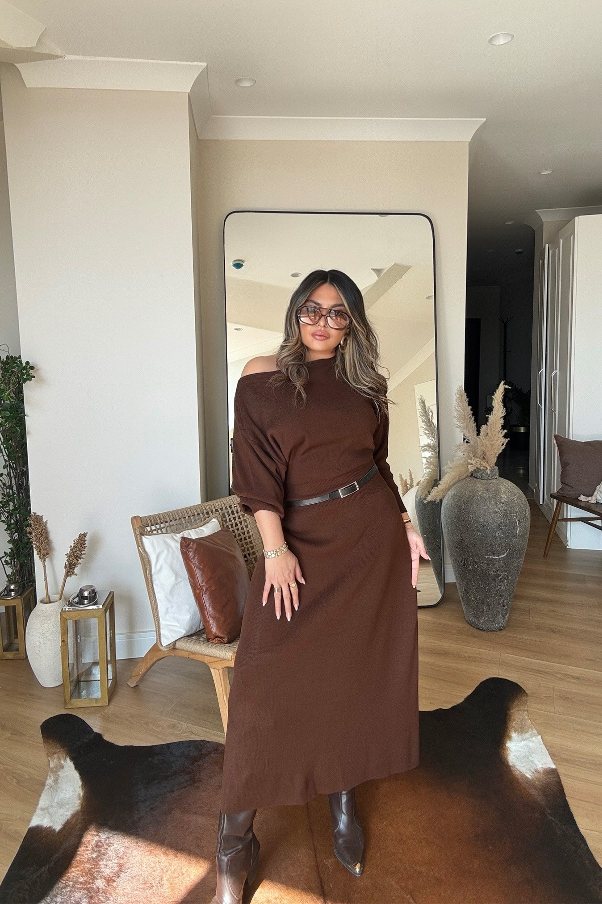 Kayık Yaka Bel Oturtmalı Triko Elbise Kahve