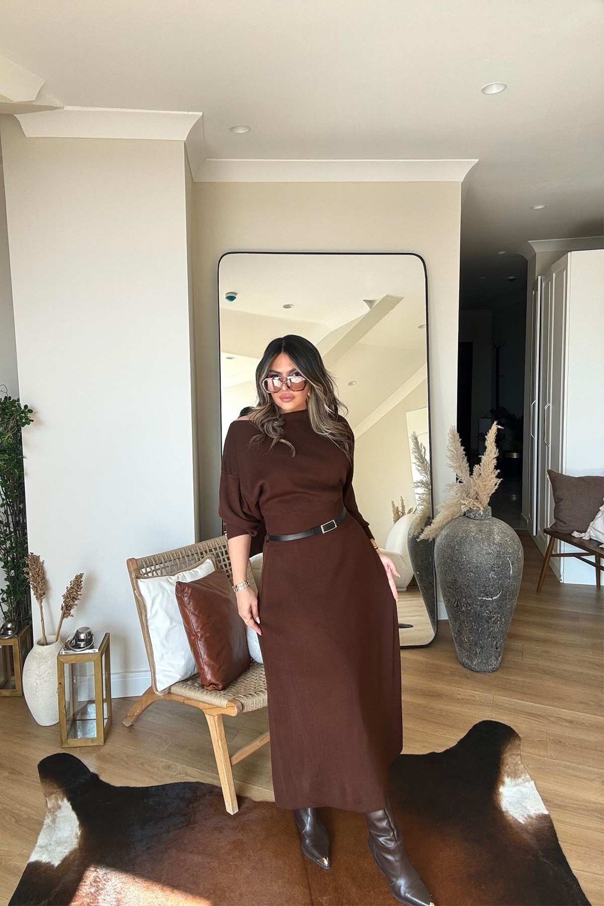 Kayık Yaka Bel Oturtmalı Triko Elbise Kahve