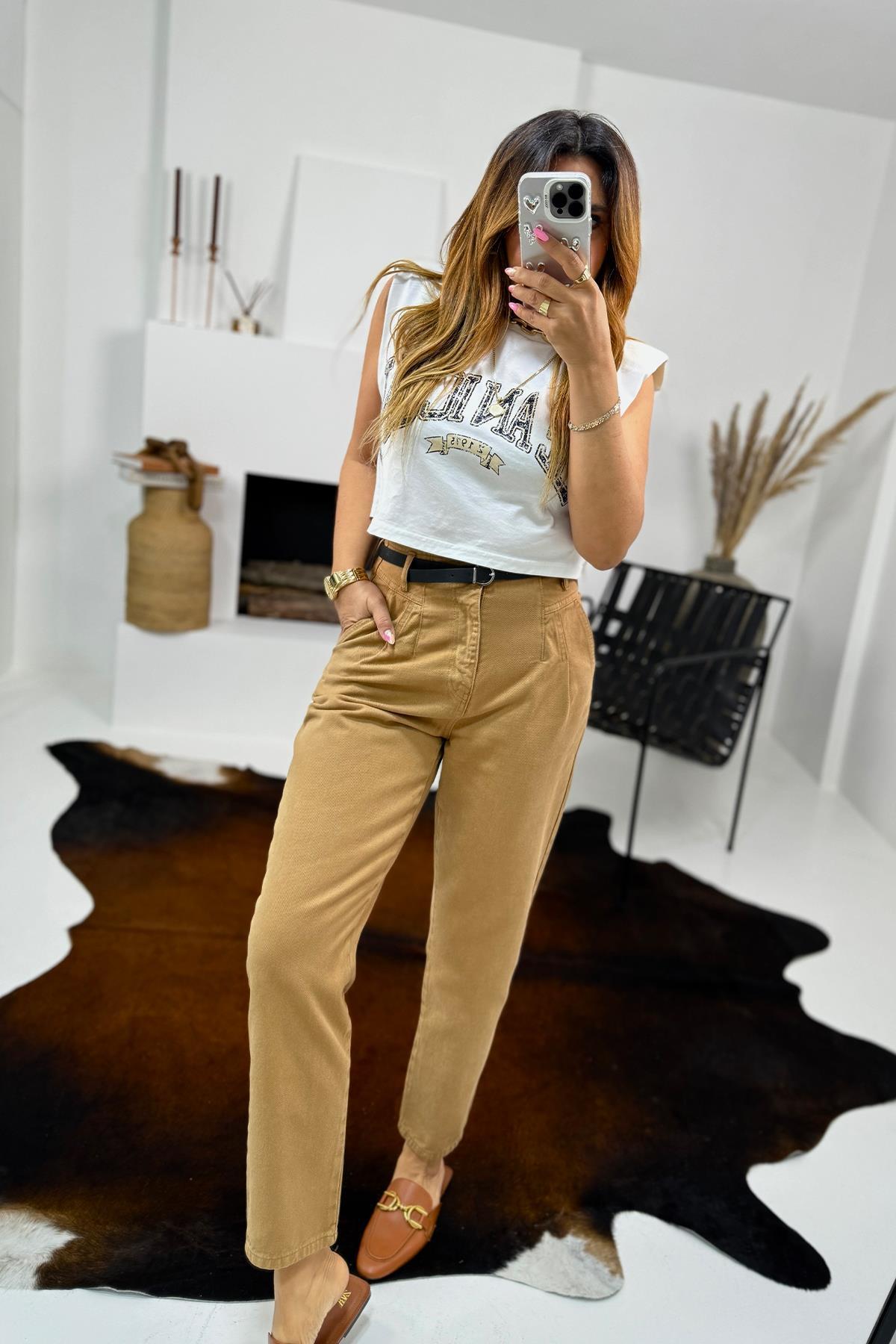 Kemerli Havuç Jean Camel