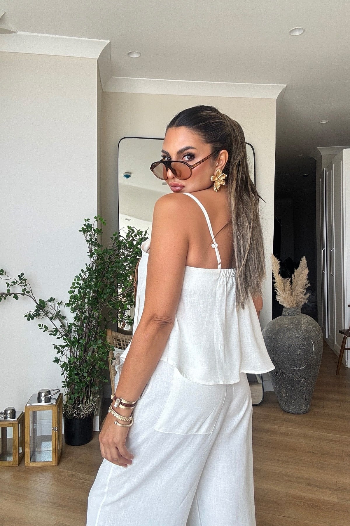 Keten Karışımlı Askılı Pile Detay Bluz Ekru