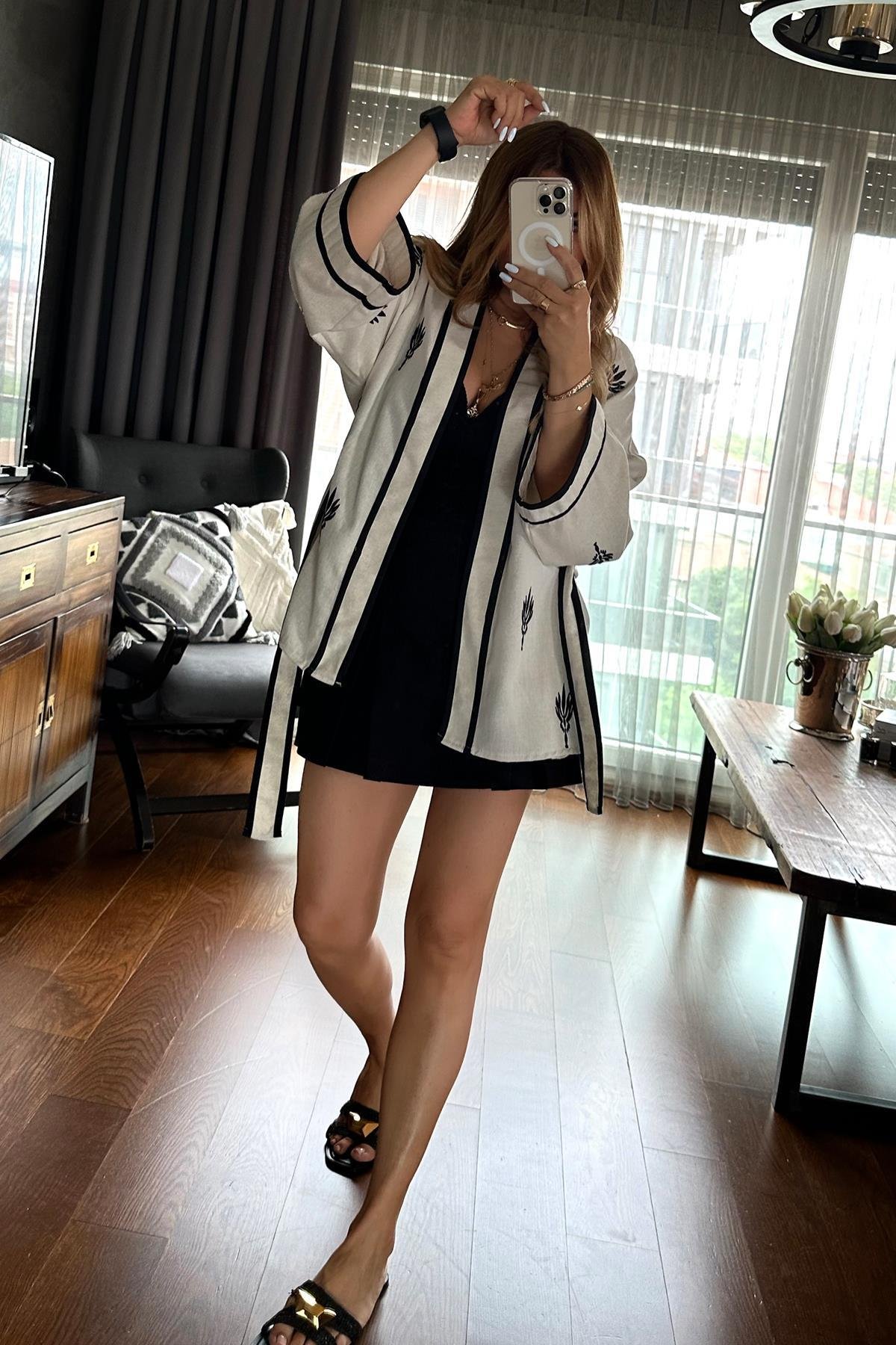 Keten Karışımlı İşlemeli Biyeli Kimono Taş