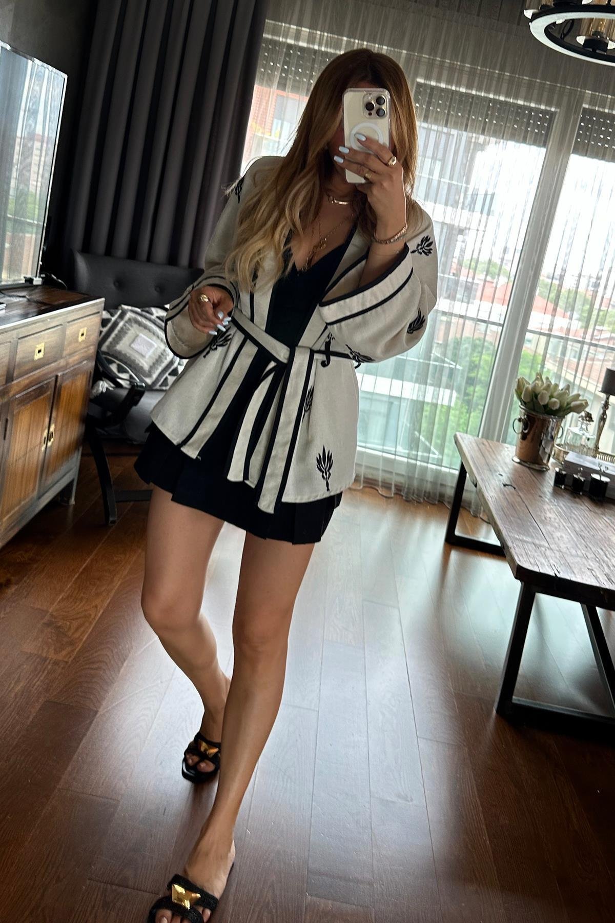 Keten Karışımlı İşlemeli Biyeli Kimono Taş