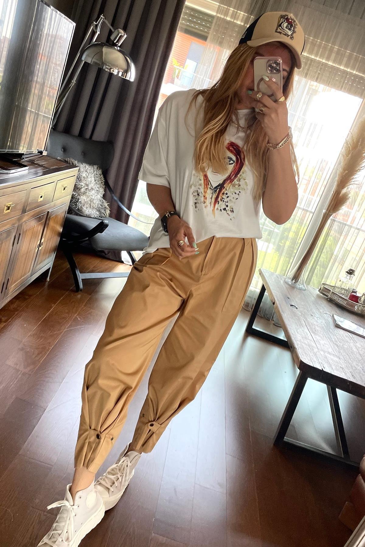 Kızıl Saçlı Kız Baskılı Tshirt Ekru