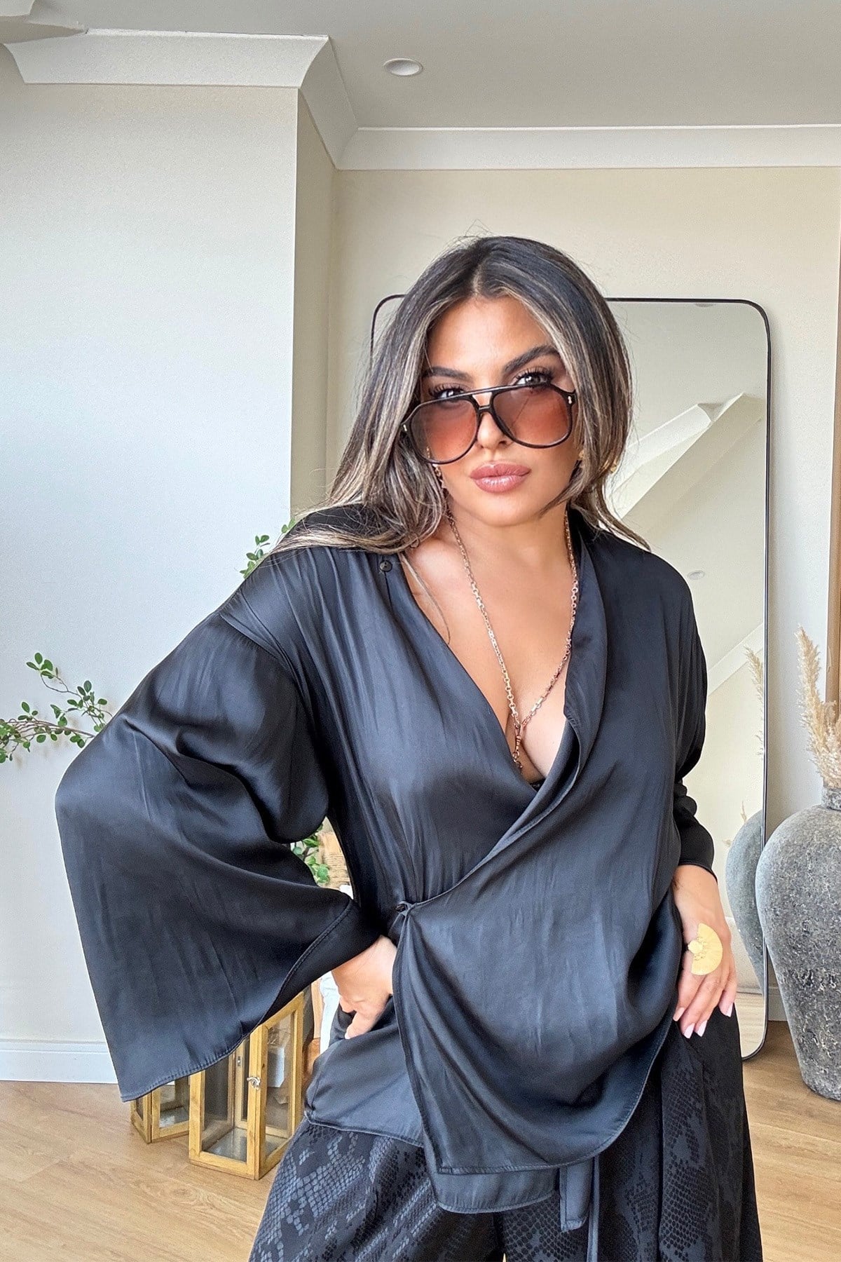 Kruvaze Bağlamalı Mat Saten Bluz Siyah