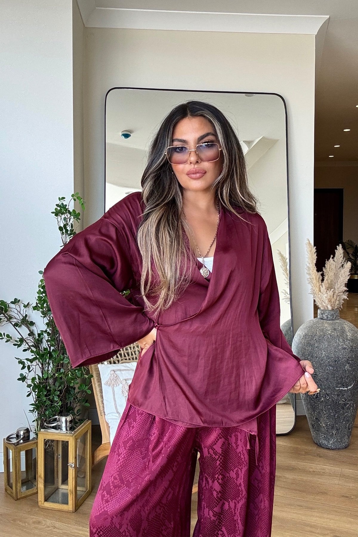 Kruvaze Bağlamalı Mat Saten Bluz Vişne