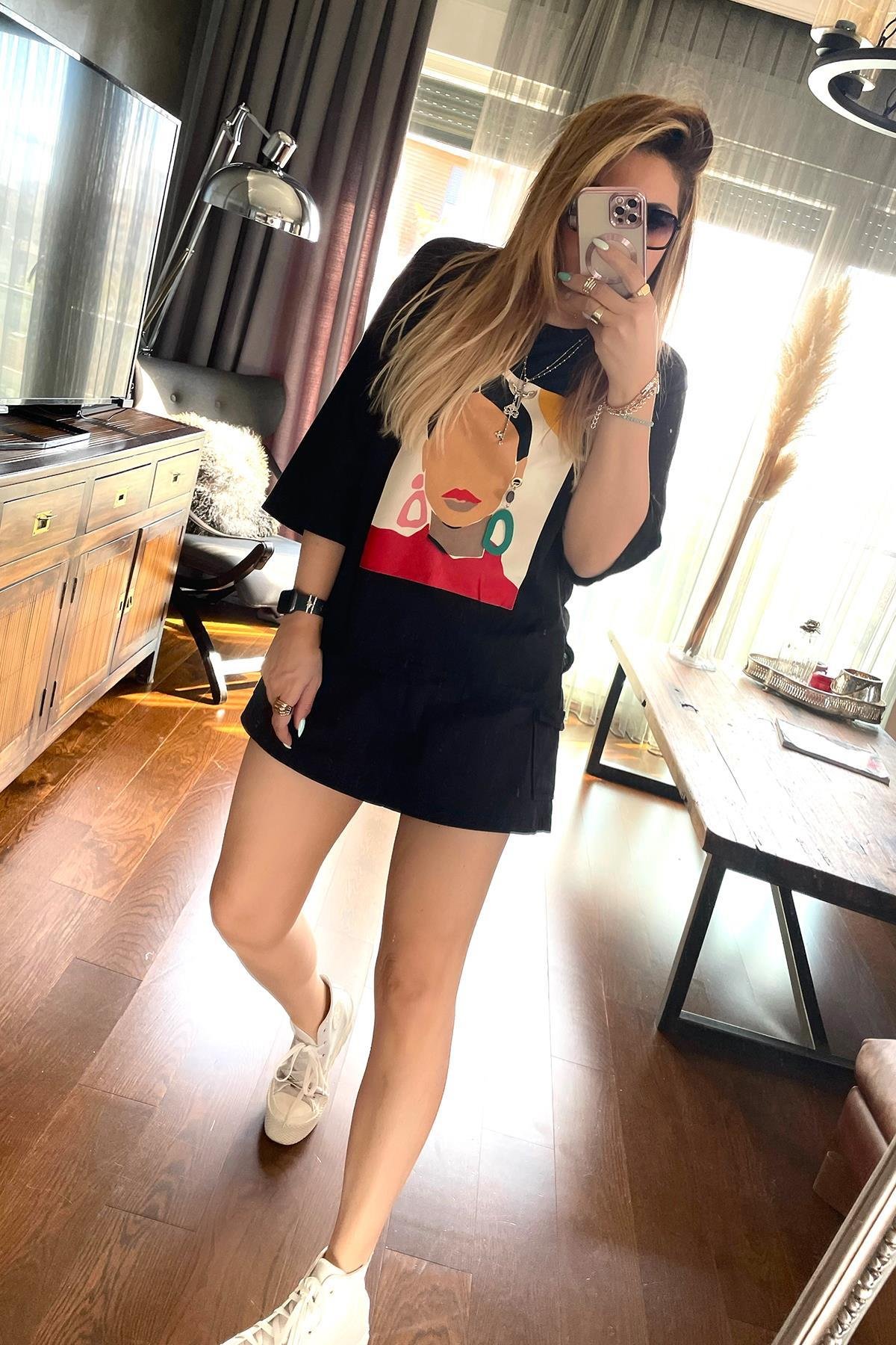 Küpeli Kız Tshirt Siyah