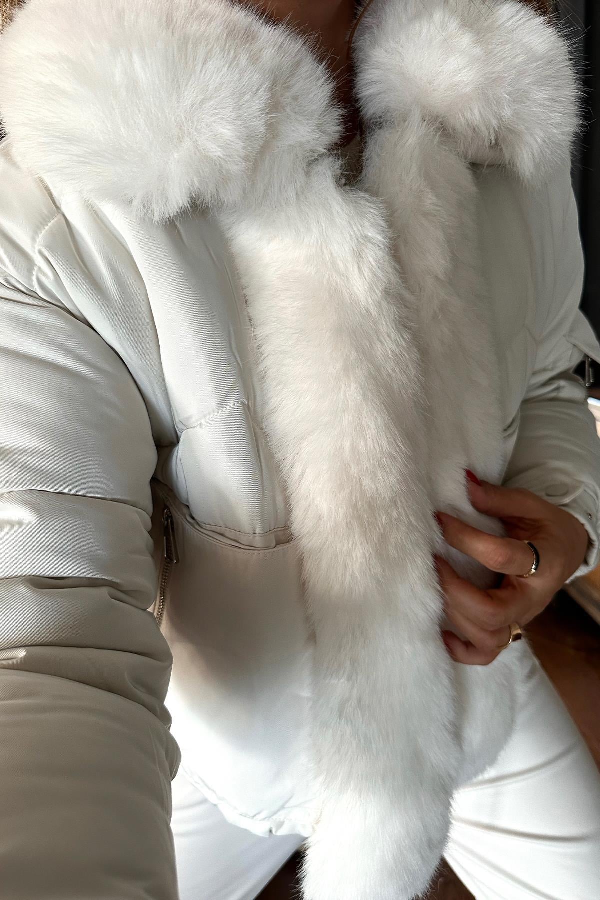 Kürk Detaylı Şişme Mont Ekru