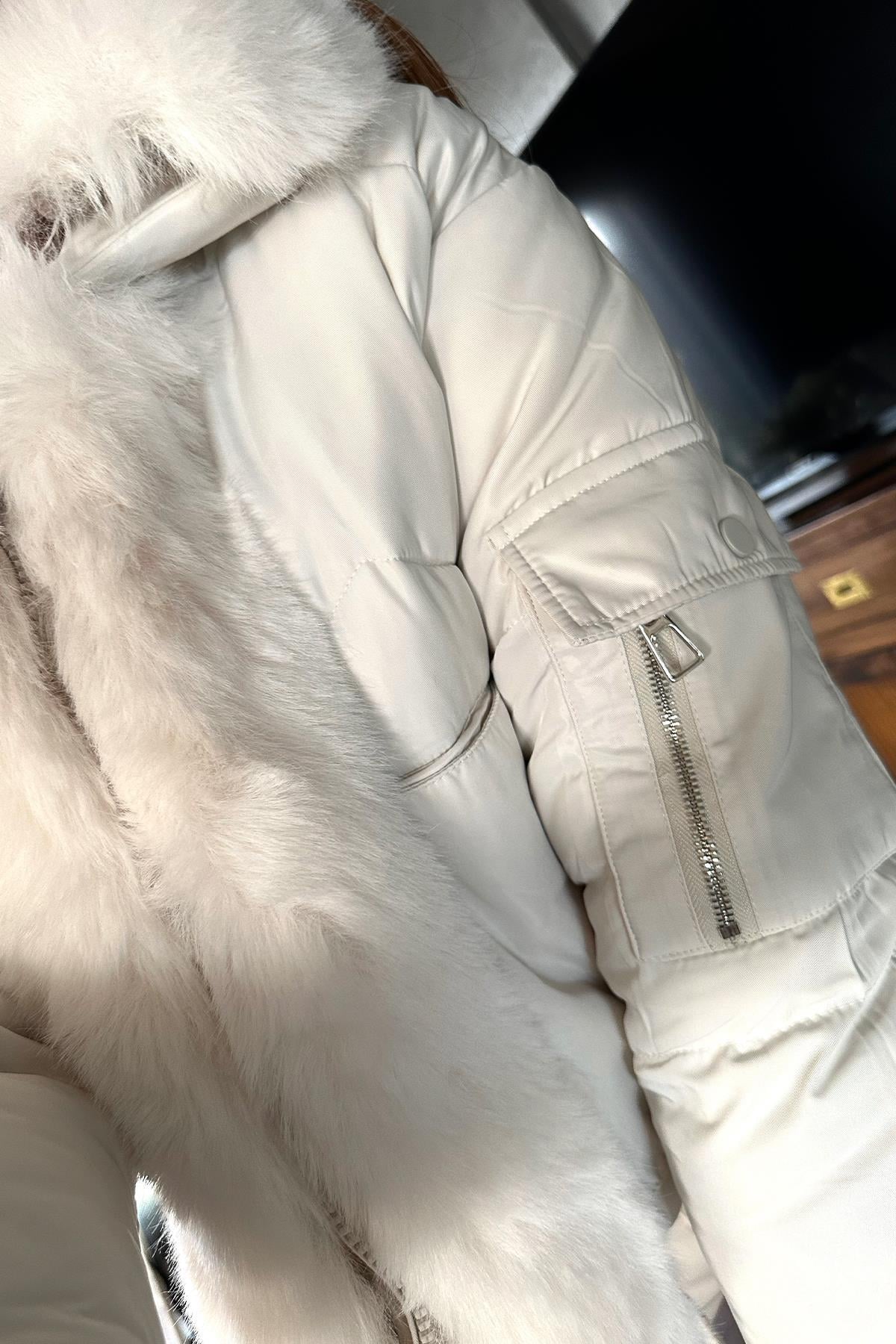 Kürk Detaylı Şişme Mont Ekru