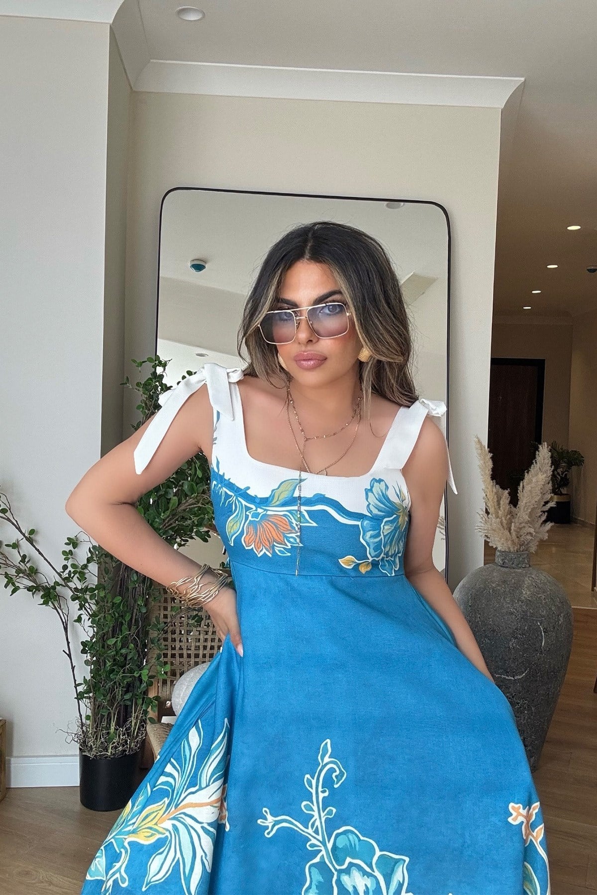 Marka Model Kare Yaka Keten Elbise Mavi-Beyaz