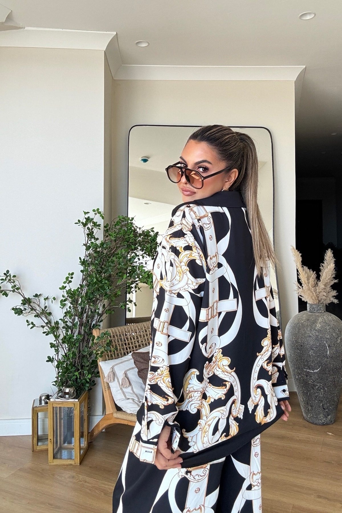 Marka Model Mat Saten Takım Siyah-Beyaz