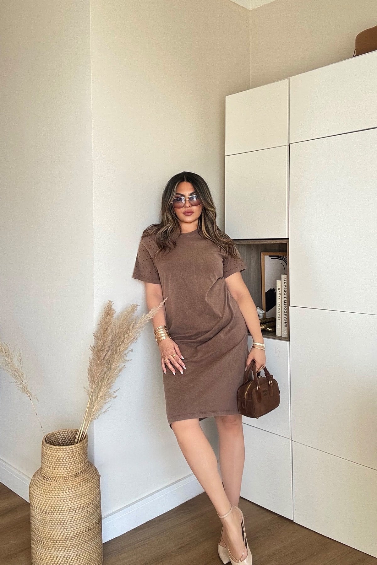Marka Model Taşlı Yıkamalı Pamuk Elbise Kahve