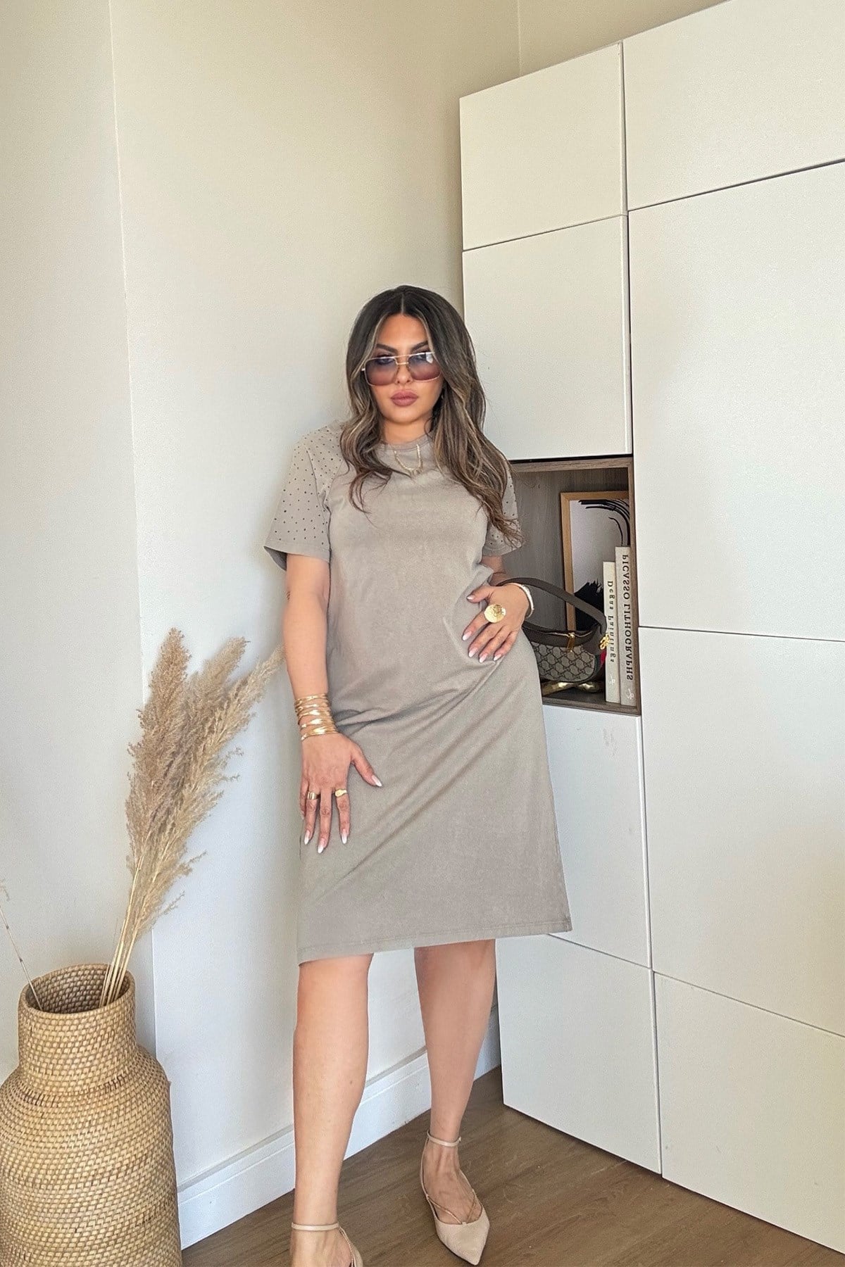 Marka Model Taşlı Yıkamalı Pamuk Elbise Vizon
