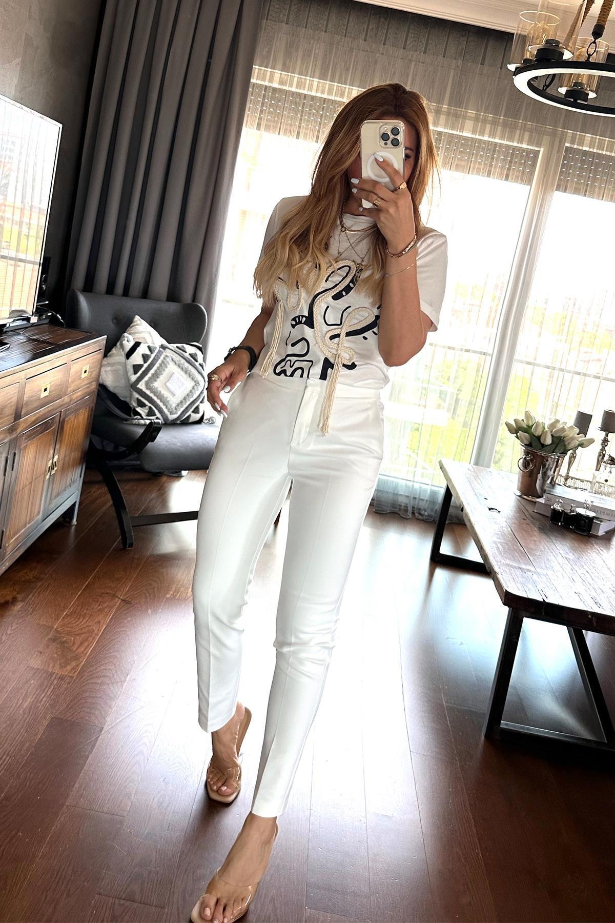 Örgü İp Detaylı Tshirt Ekru