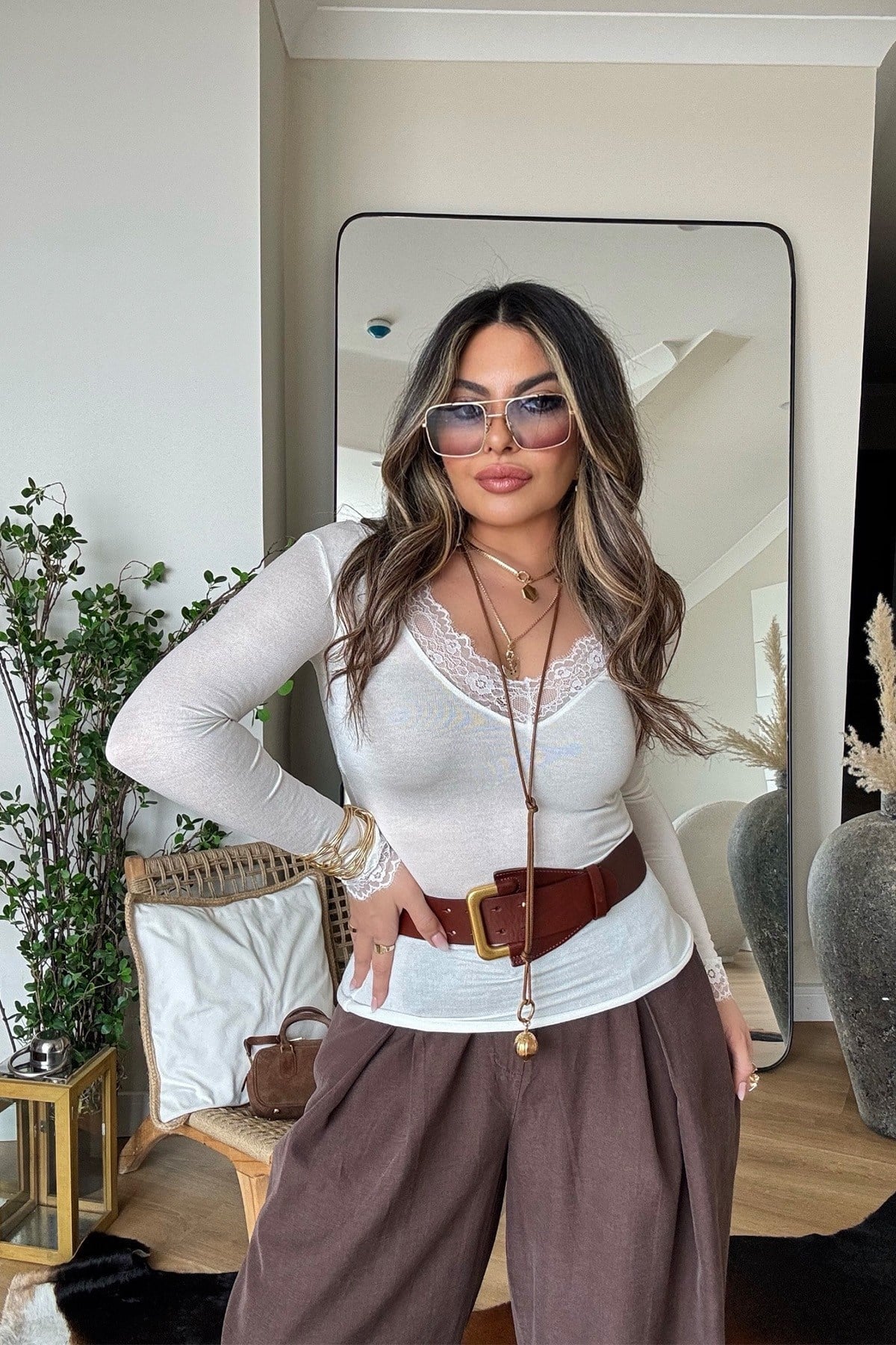 Oysho Model Dantel Detaylı Yarı Transparan Bluz Ekru