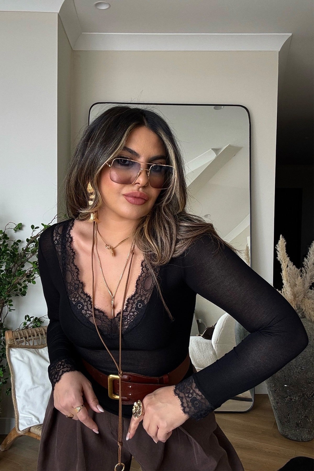 Oysho Model Dantel Detaylı Yarı Transparan Bluz Siyah