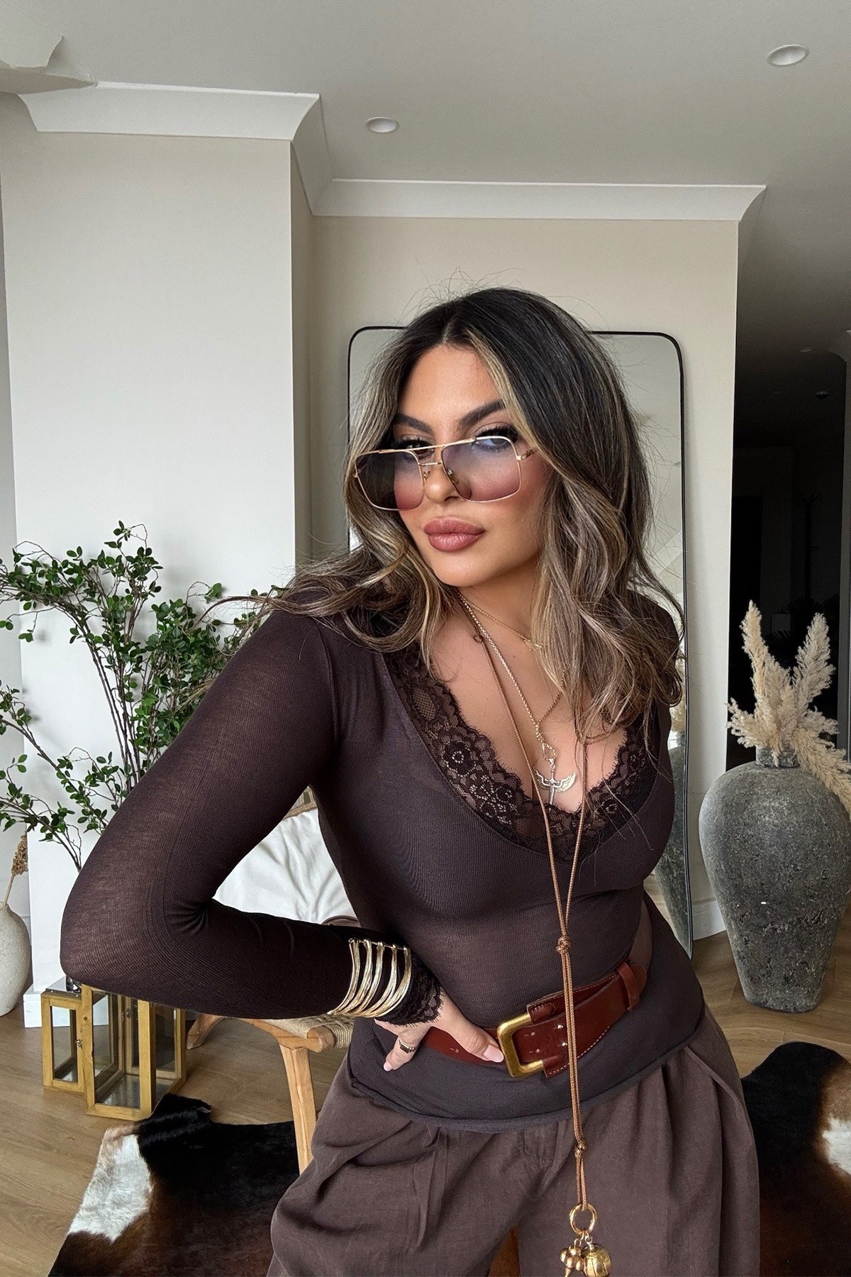 Oysho Model Dantel Detaylı Yarı Transparan Bluz Acı Kahve