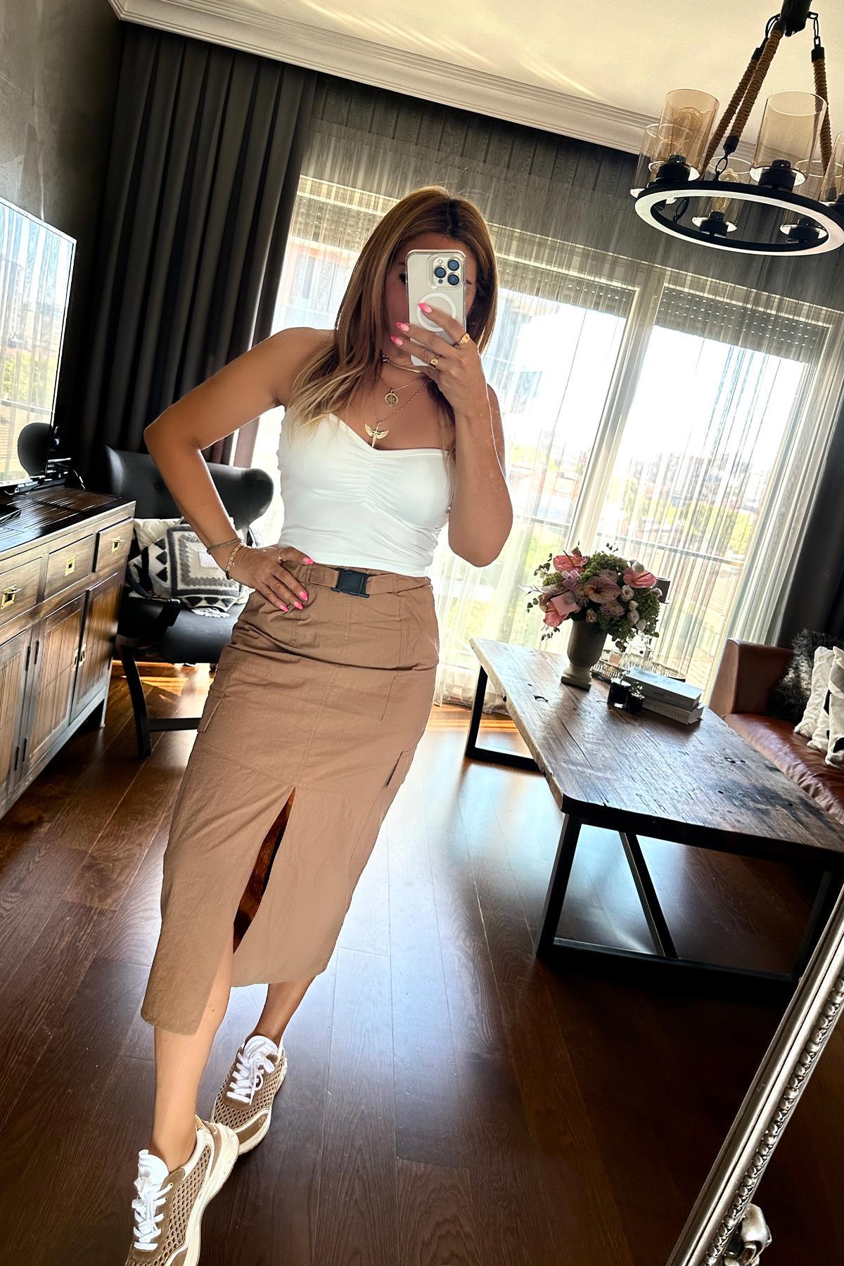 Paraşüt Kumaş Kargo Cepli Yırtmaçlı Etek Bej