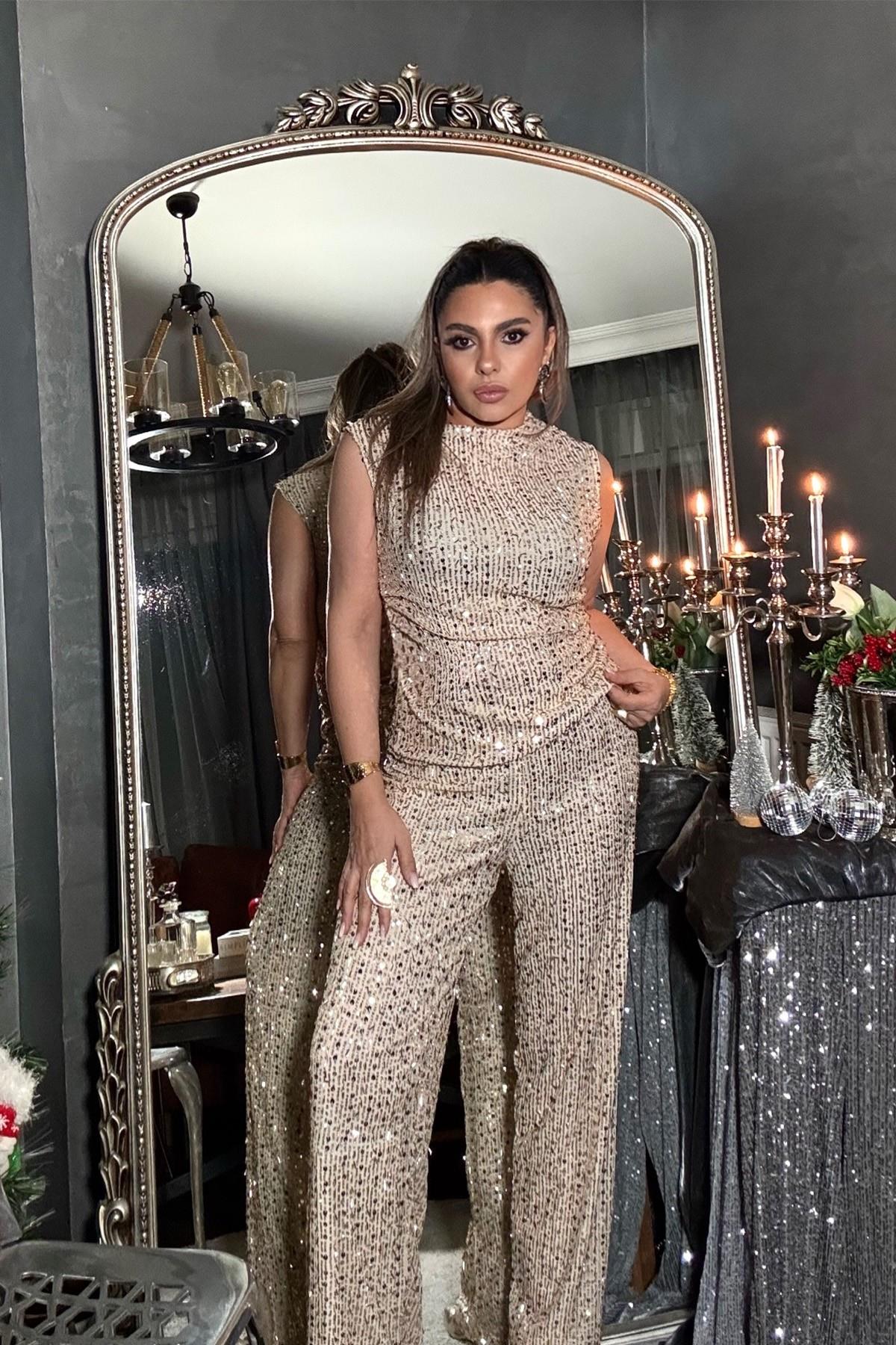 Payet Ve Boncuklu Drapeli Bluz Gold
