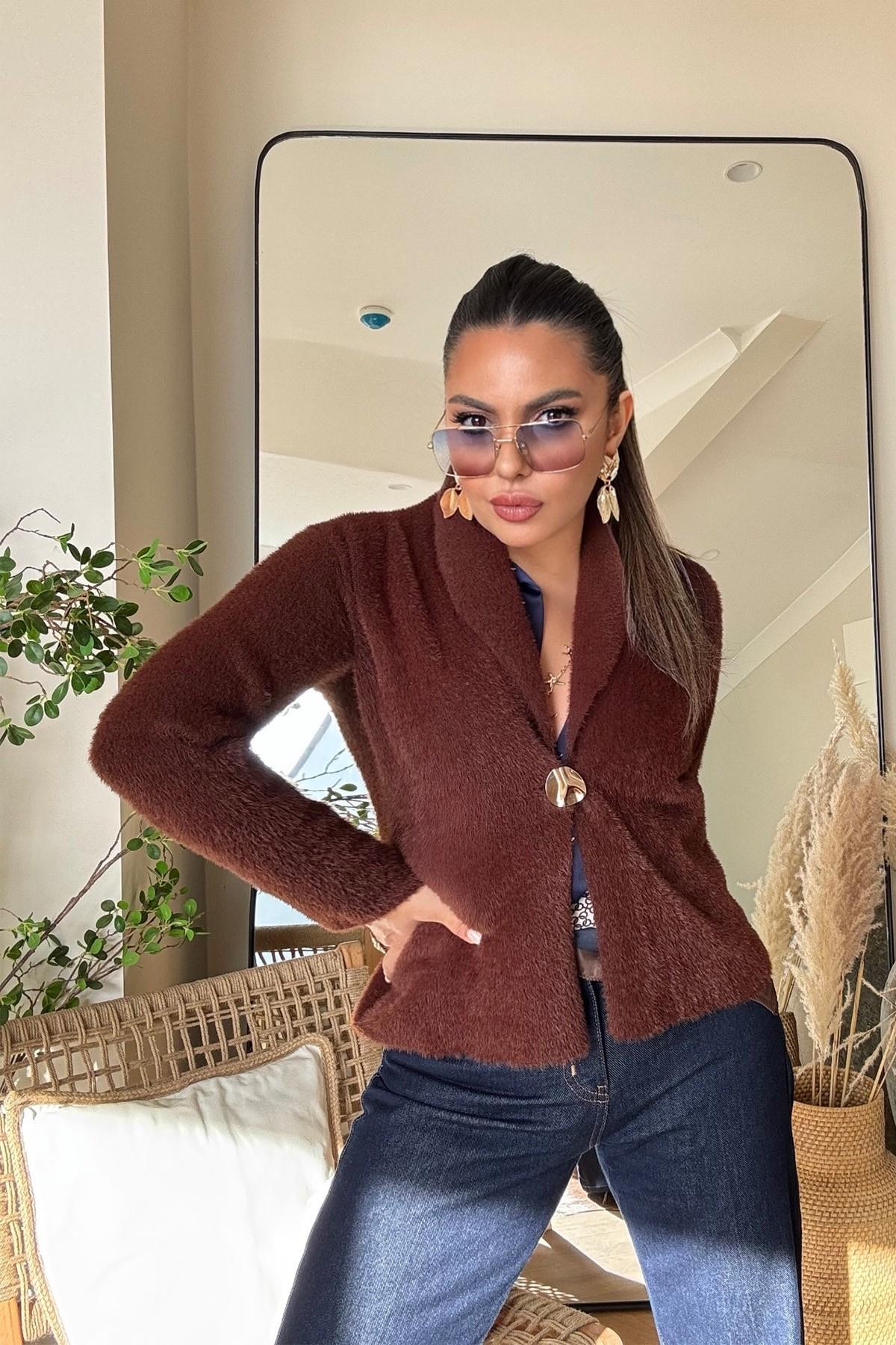 Sakallı Örme Ceket Model Tek Düğme Hırka Kahverengi