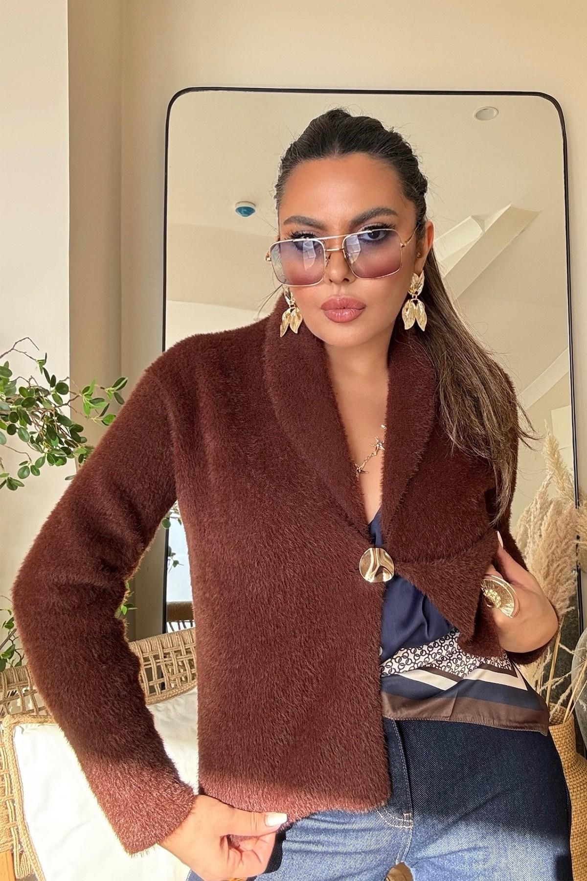 Sakallı Örme Ceket Model Tek Düğme Hırka Kahverengi