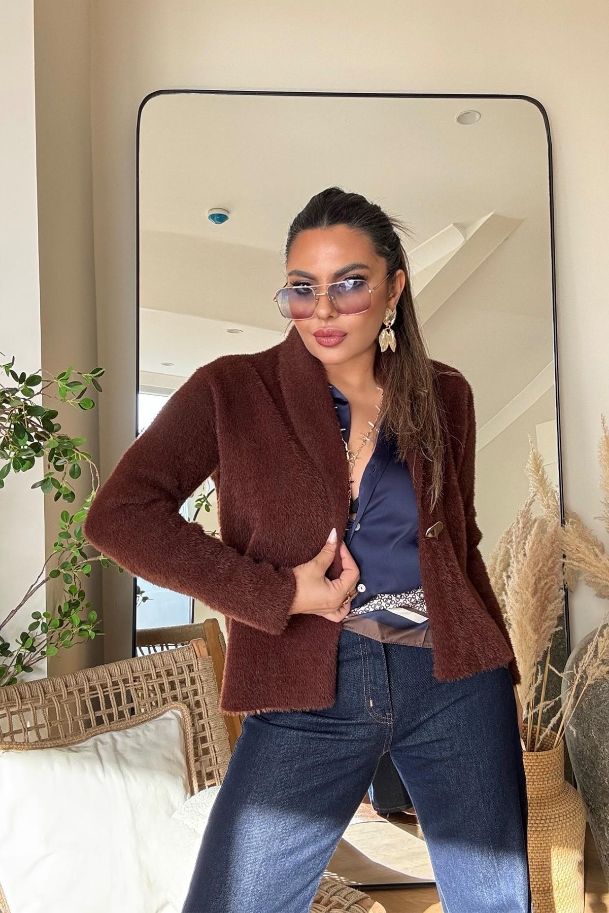 Sakallı Örme Ceket Model Tek Düğme Hırka Kahverengi