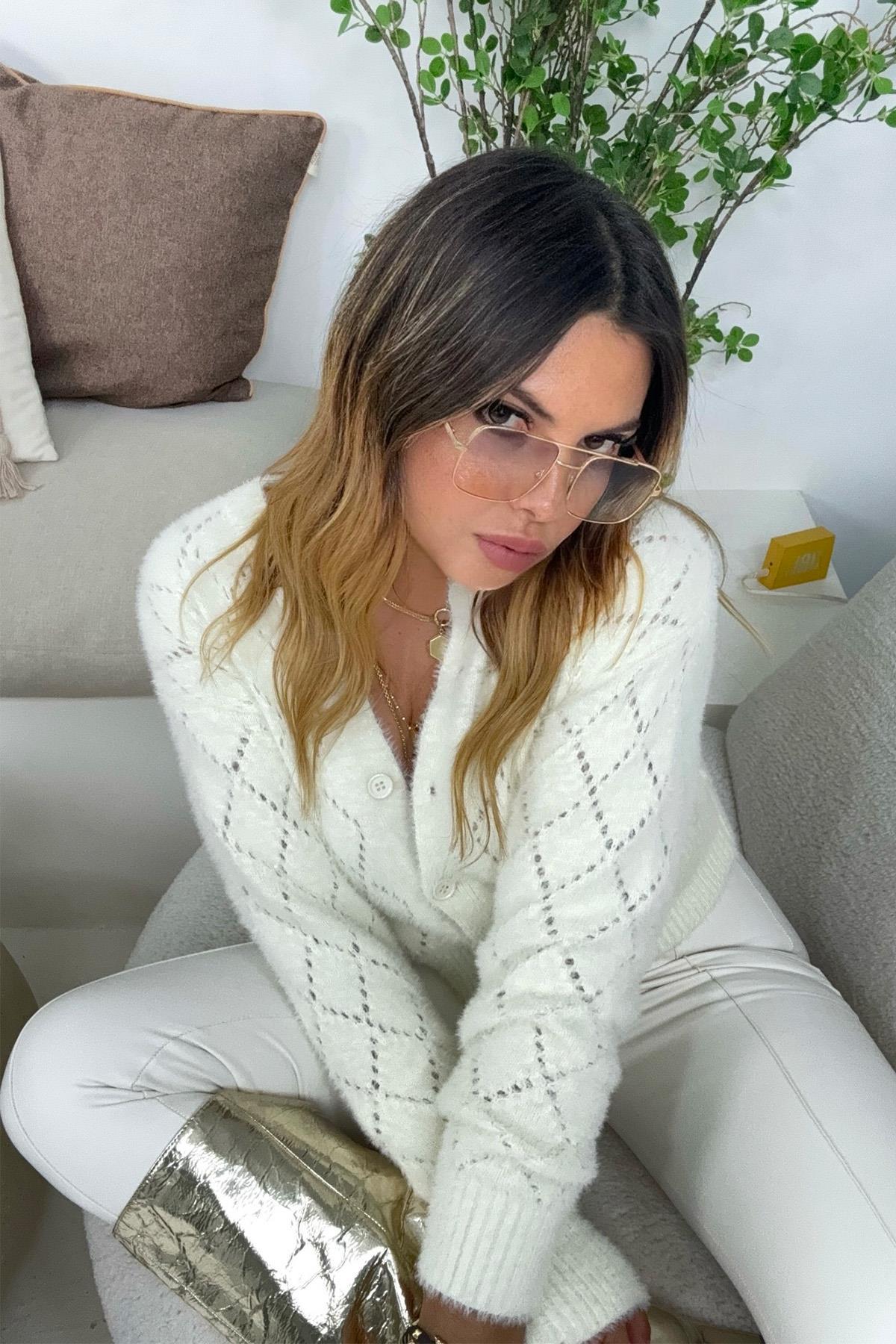 Sakallı Örme Delikli Hırka Ekru