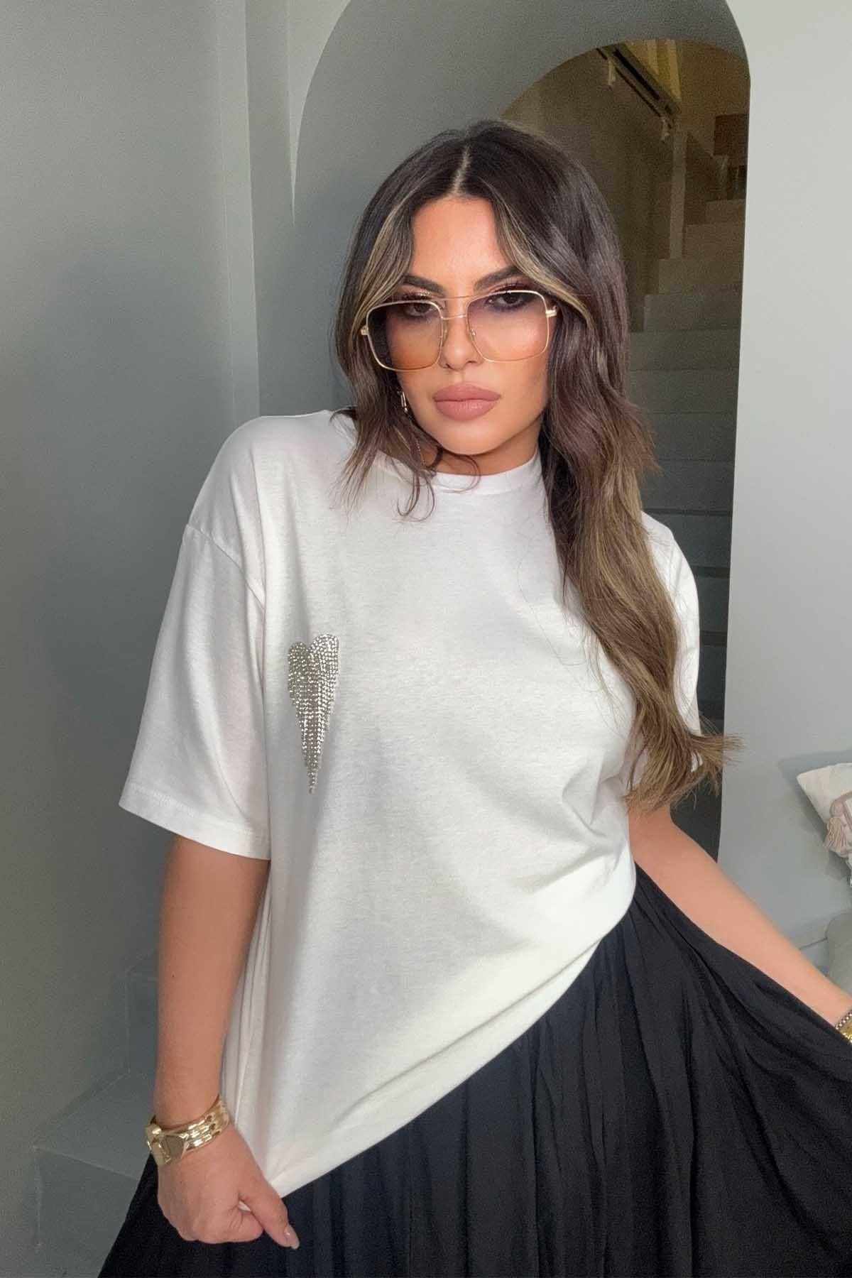 Sallantılı Taşlı Kalp Detay Tshirt Ekru
