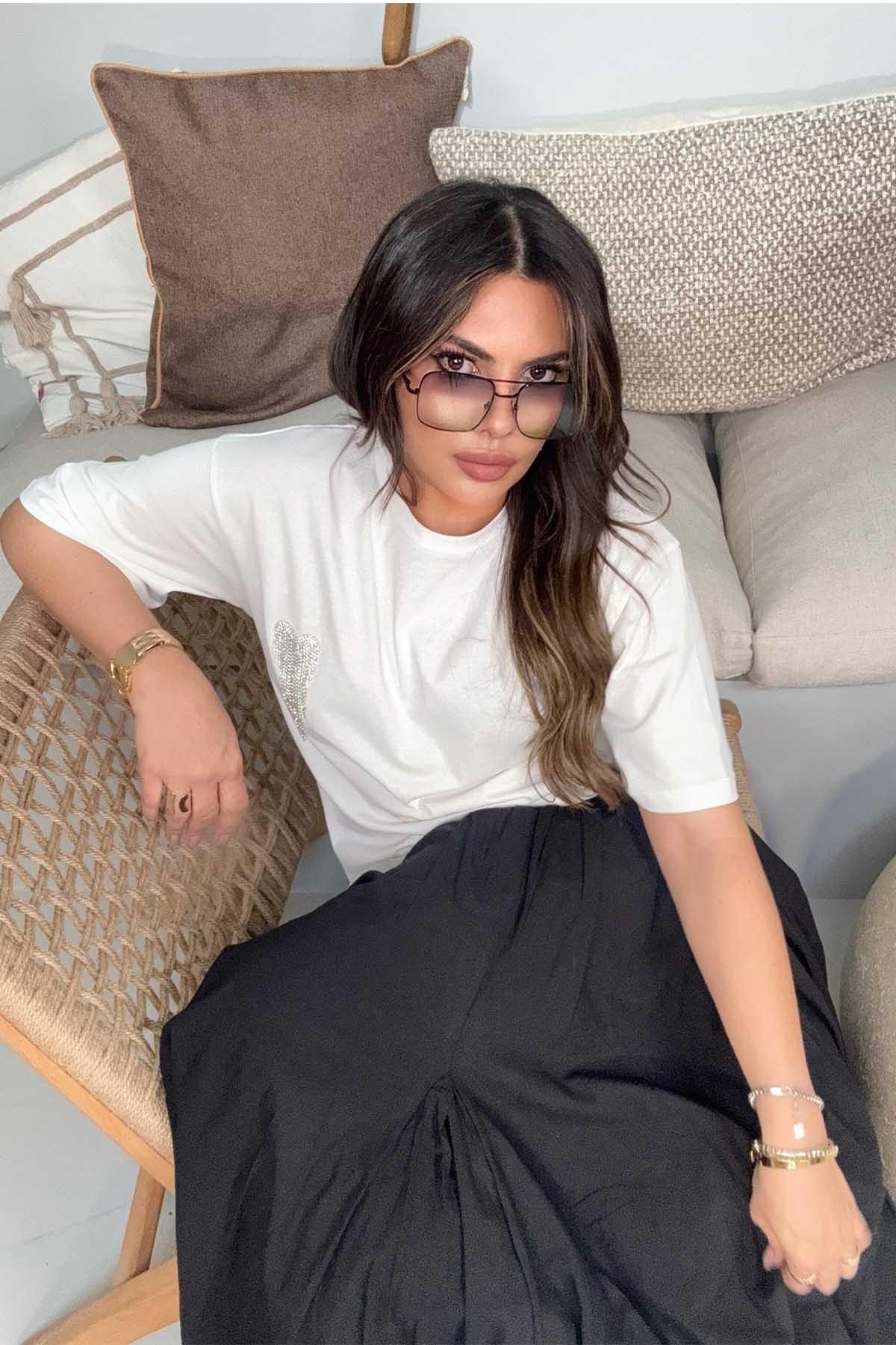 Sallantılı Taşlı Kalp Detay Tshirt Ekru