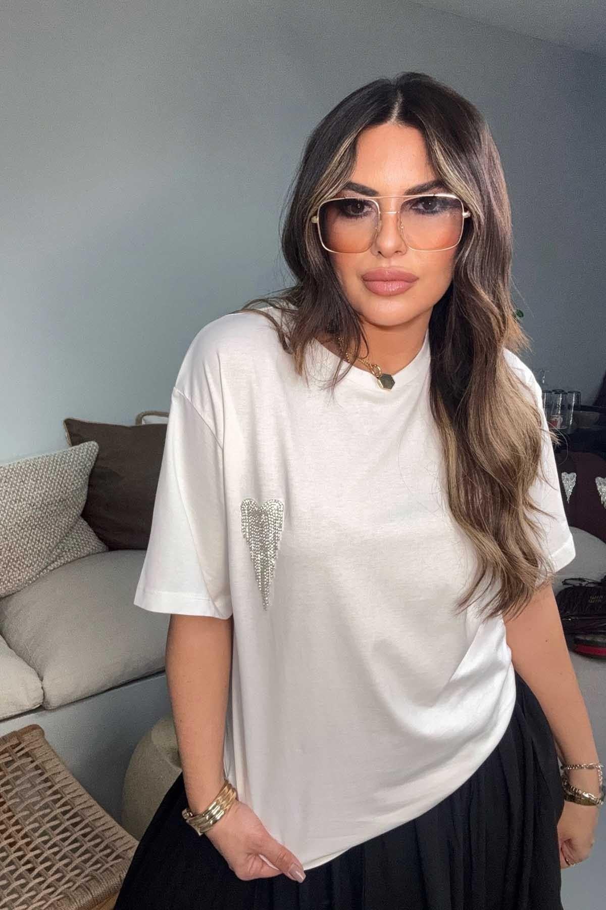 Sallantılı Taşlı Kalp Detay Tshirt Ekru