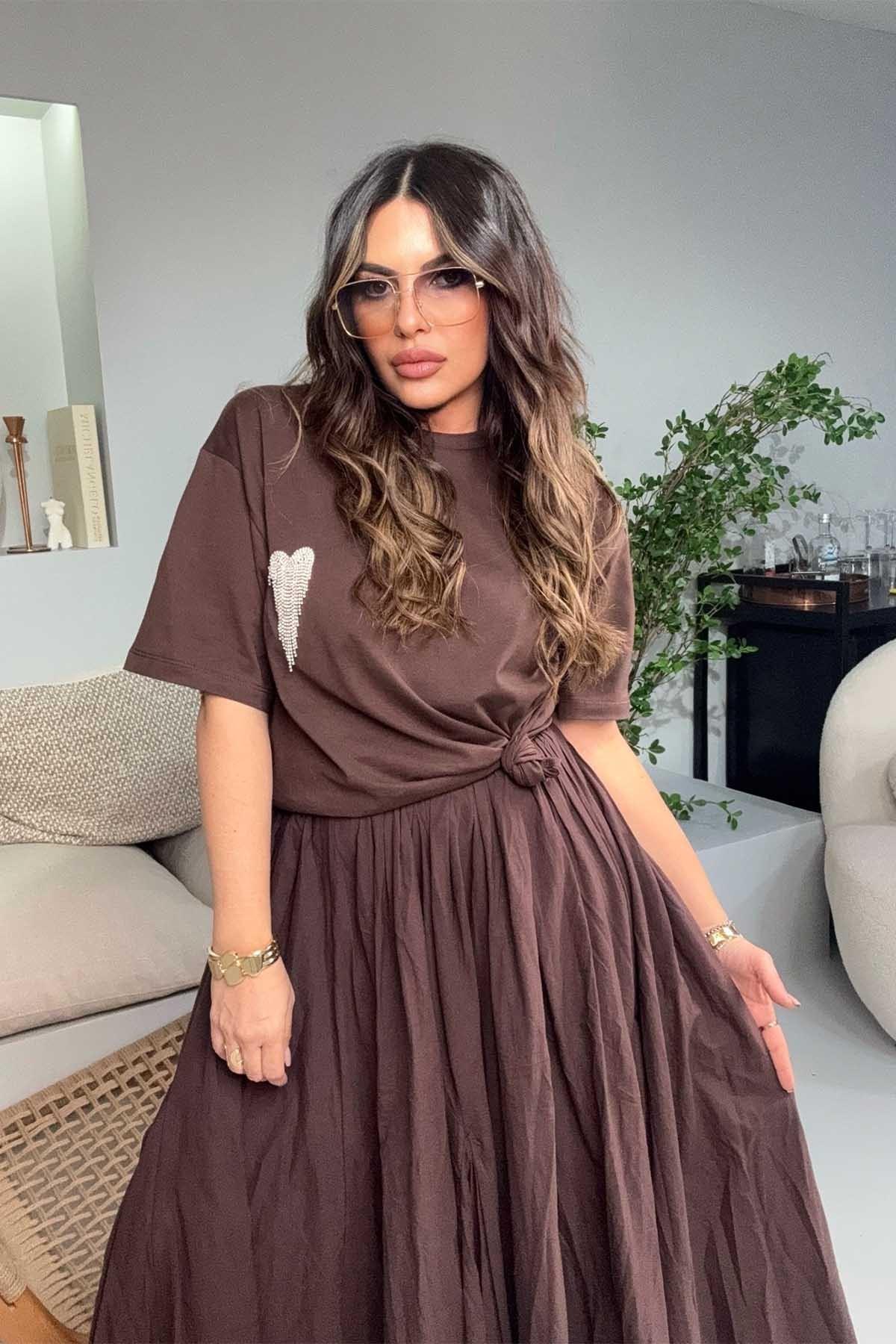 Sallantılı Taşlı Kalp Detay Tshirt Kahve