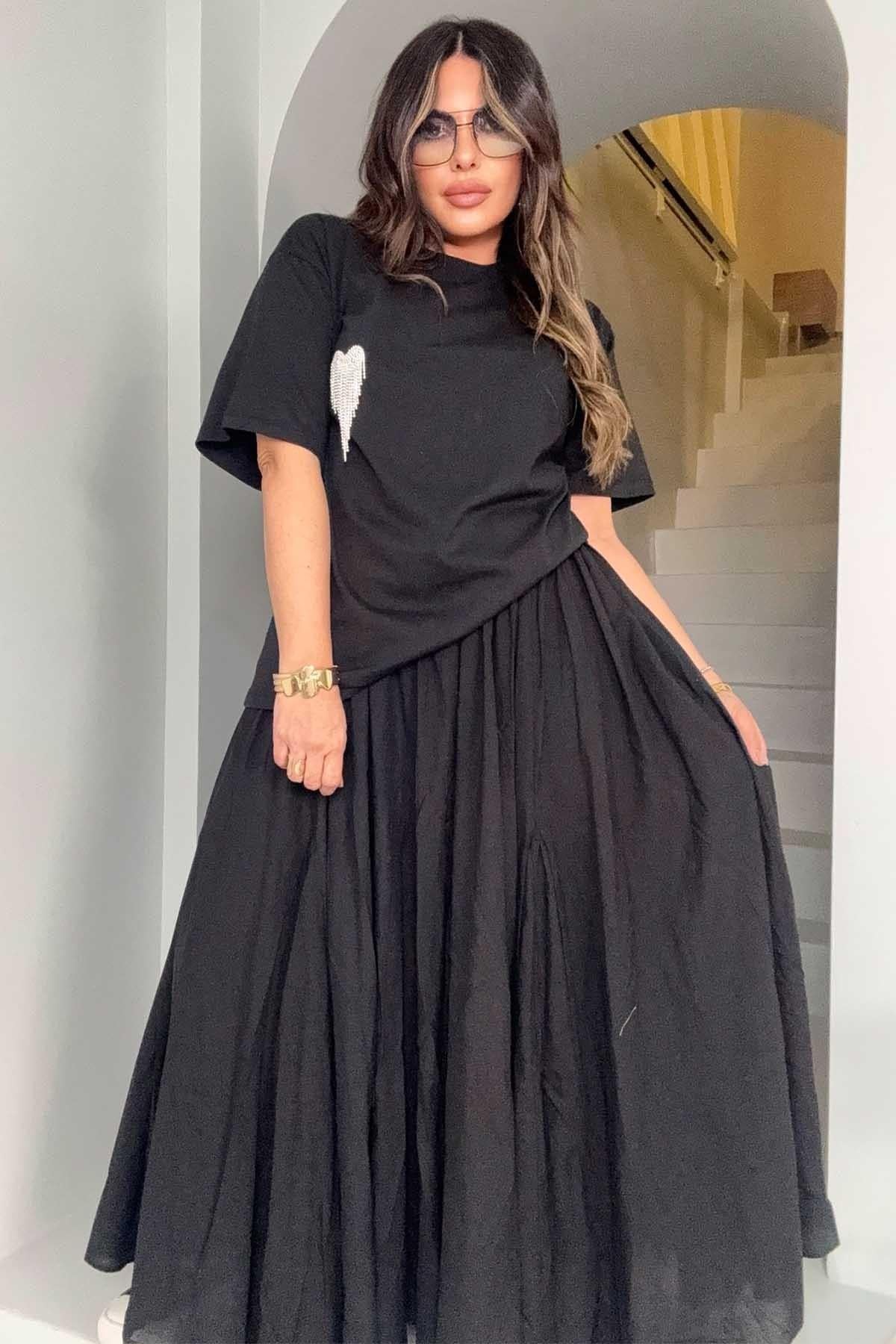 Sallantılı Taşlı Kalp Detay Tshirt Siyah