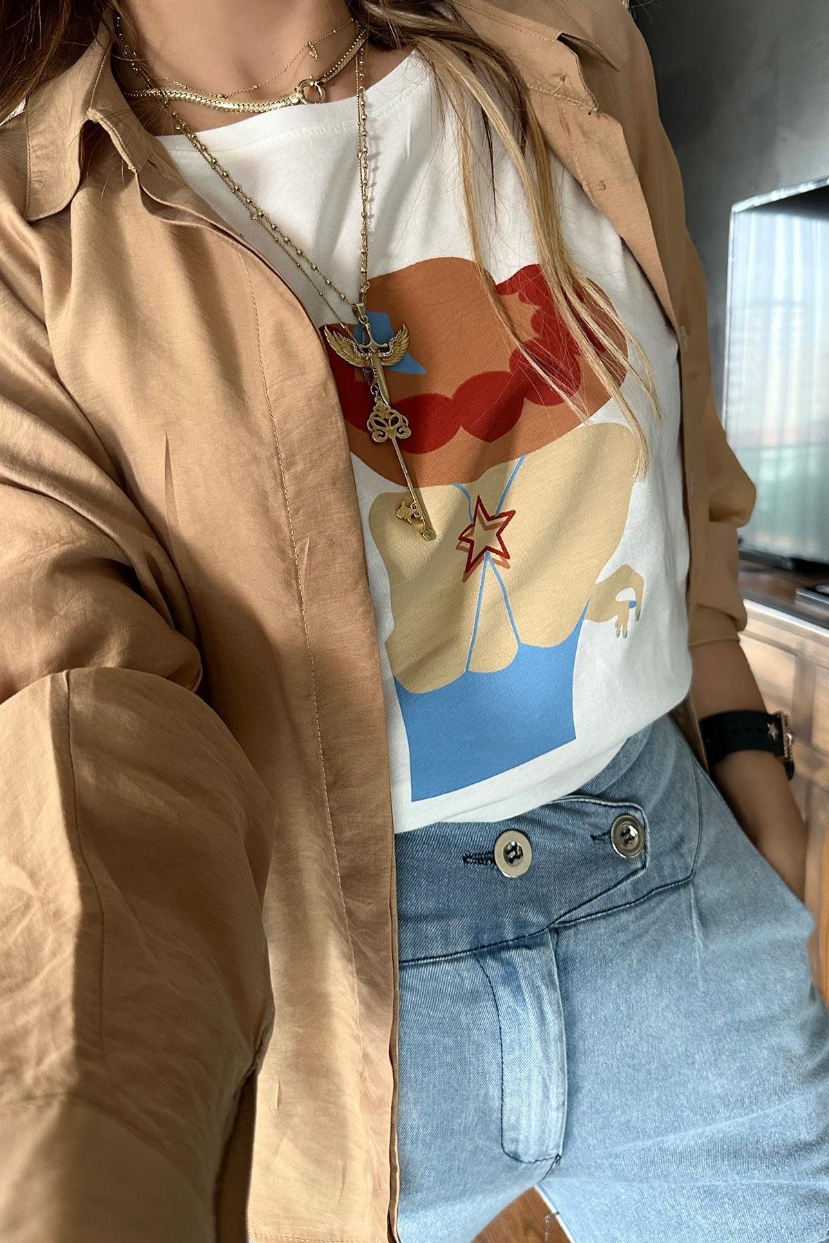Şapkalı Kız Tshirt Ekru
