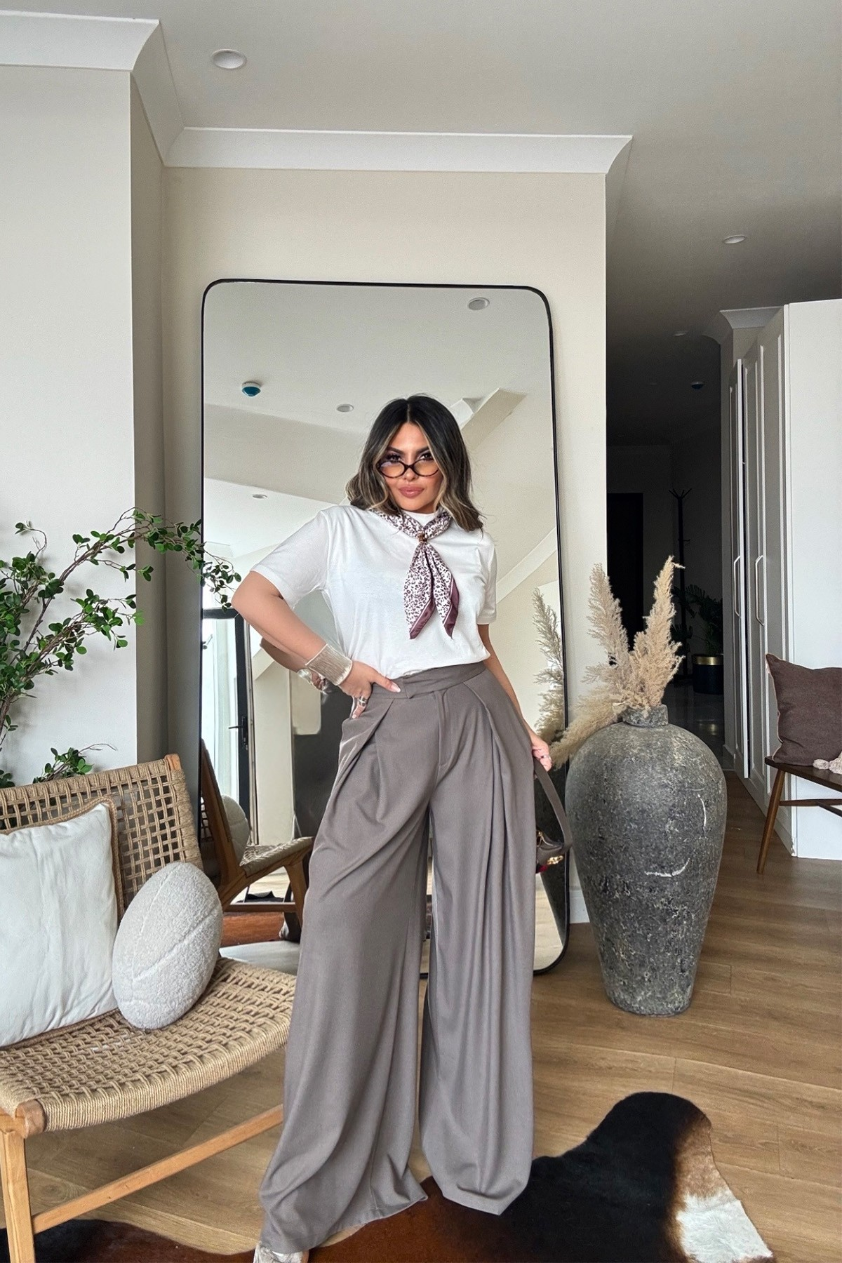 Saten Fularlı Tshirt Beyaz