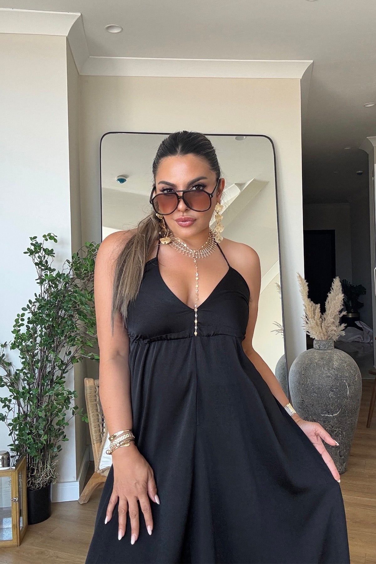 Saten Sırt Detaylı Elbise Siyah