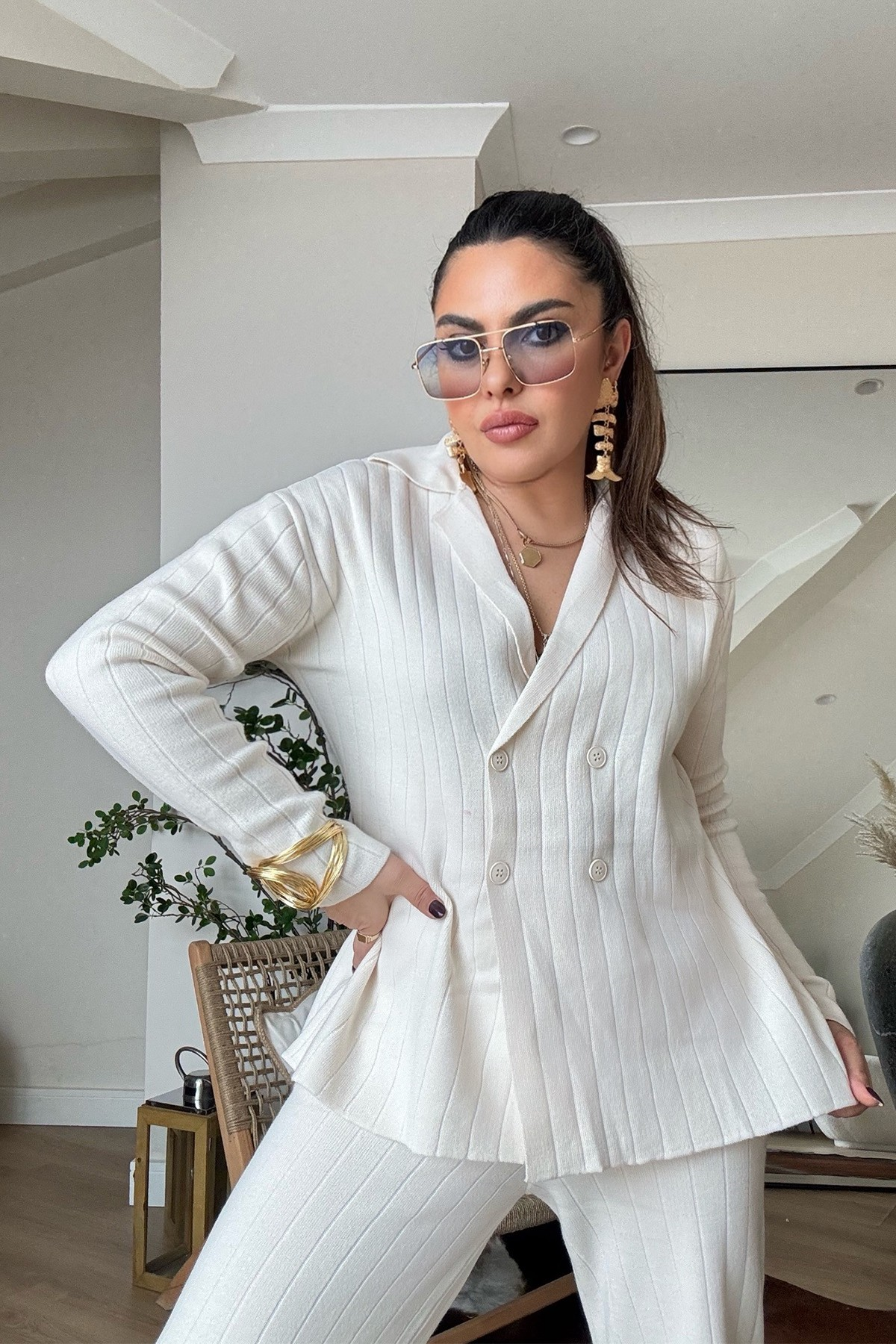 Şeritli Dokuma Ceketli Triko Takım Ekru