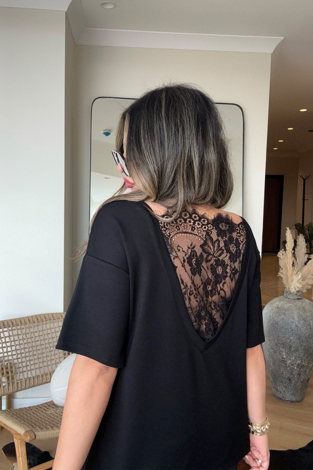 Sırt V Yaka Dantel Detaylı Örme Bluz Siyah