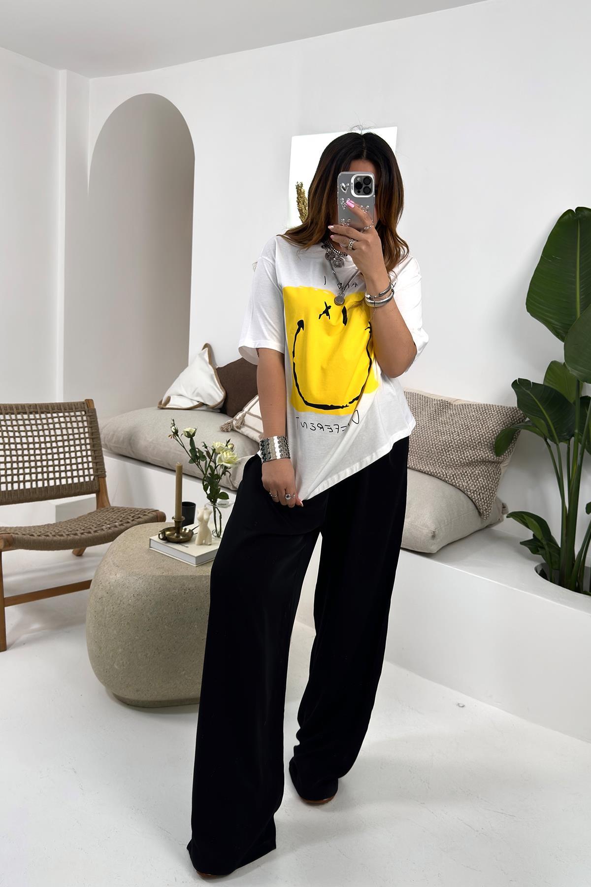 Smiley Tshirt Ekru-Sarı
