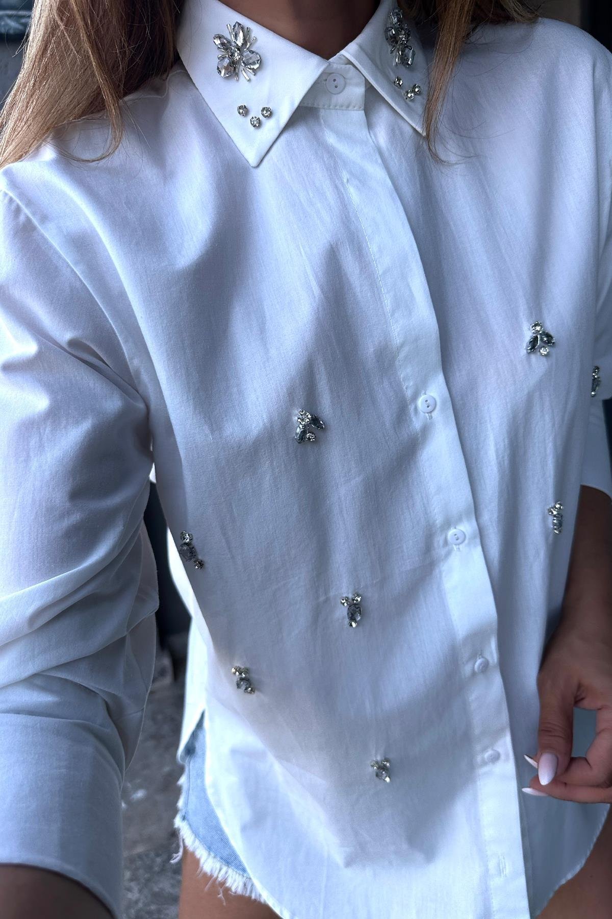 Taş Aplikeli Poplin Gömlek Ekru