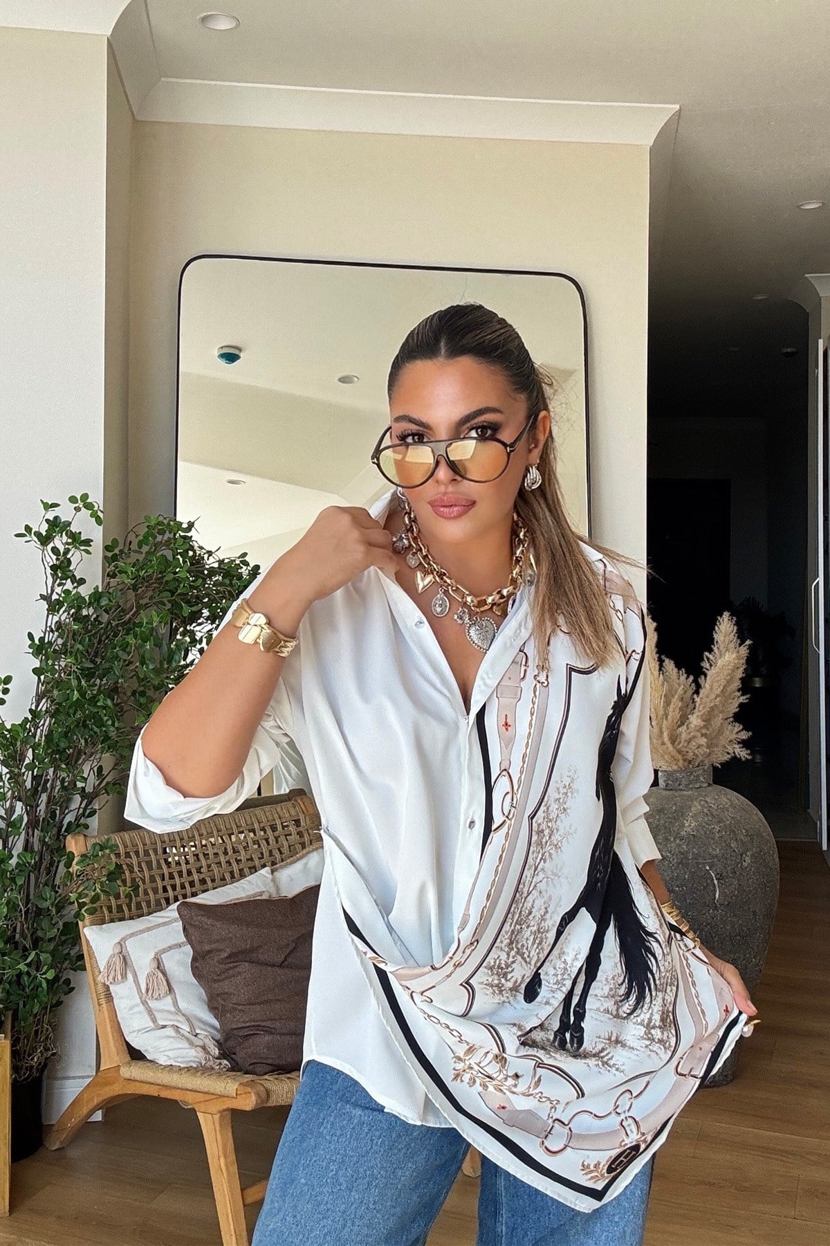 Tasarım Marka Model Siyah At Baskılı Gömlek Ekru