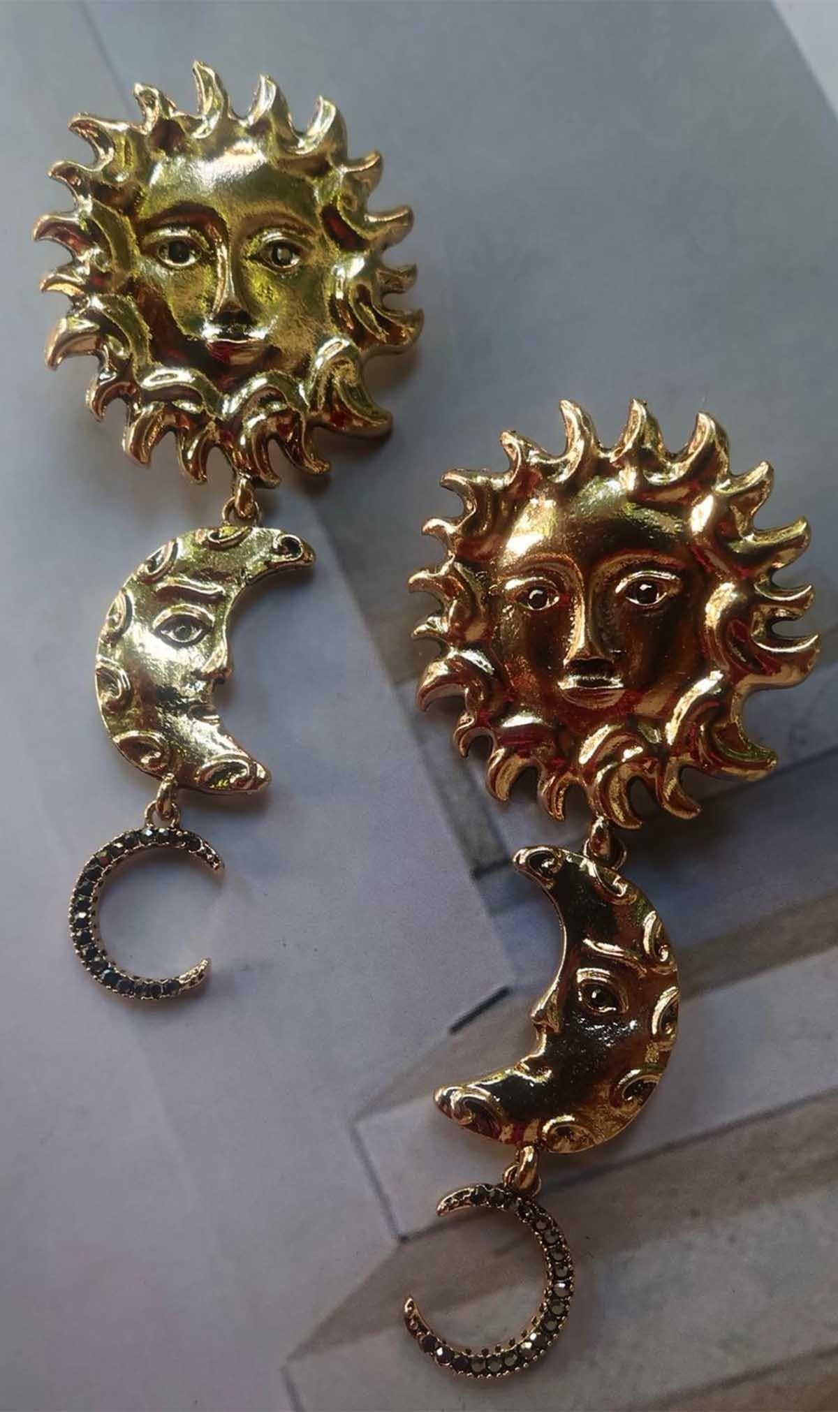 Taşlı Ay ve ve Güneş Küpe Gold