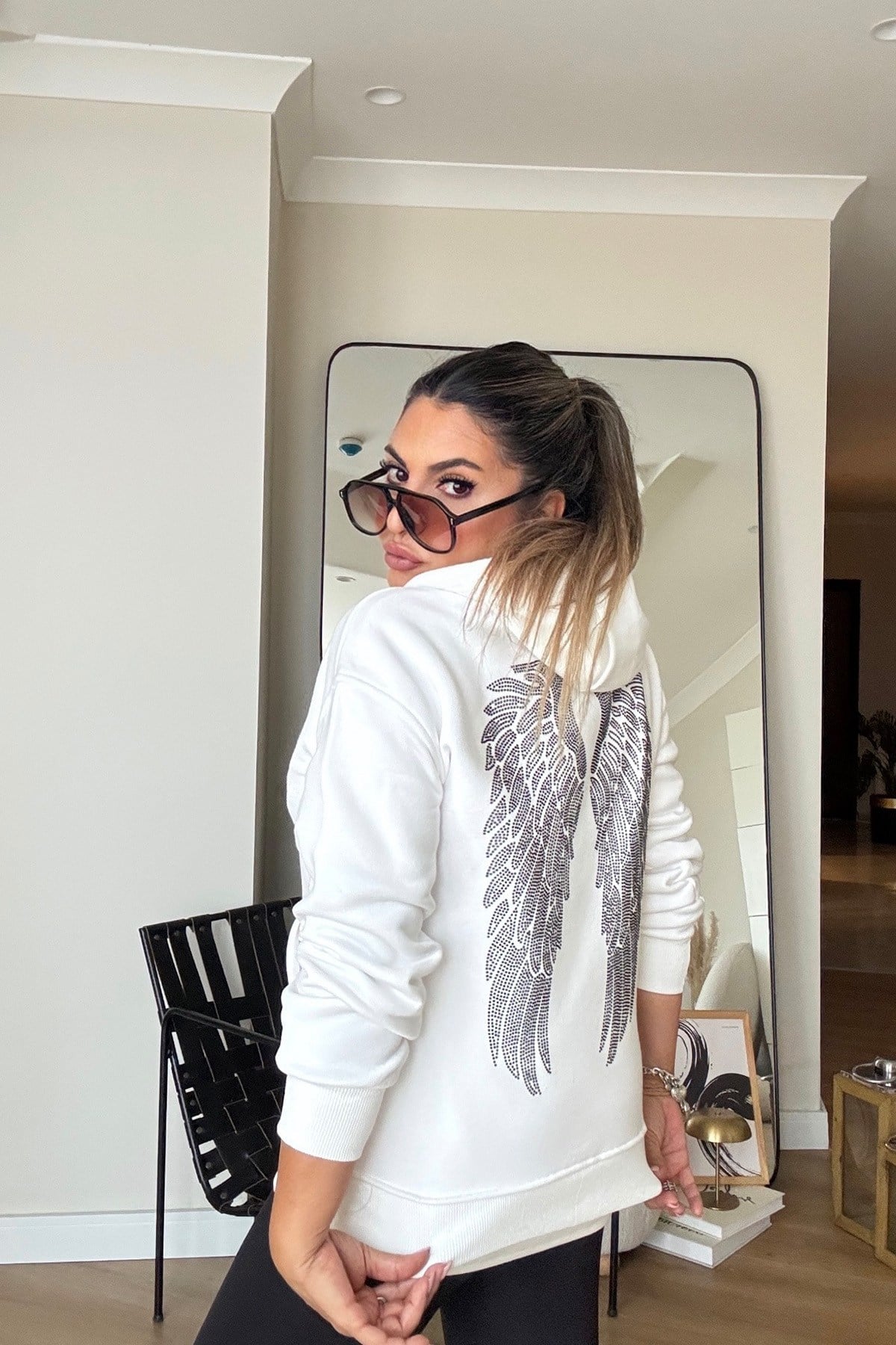 Taşlı Kanat İşlemeli Fermuarlı Sweat Ekru